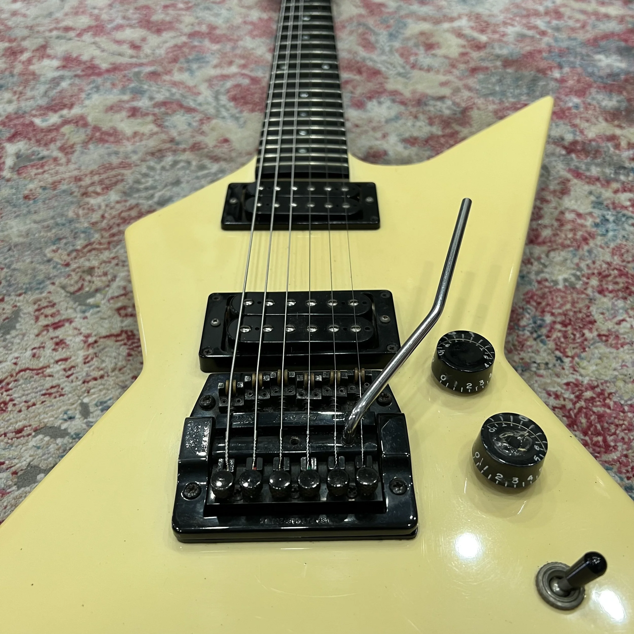 GibsonExplorerXPL1985_OlympicWhite_06.jpeg