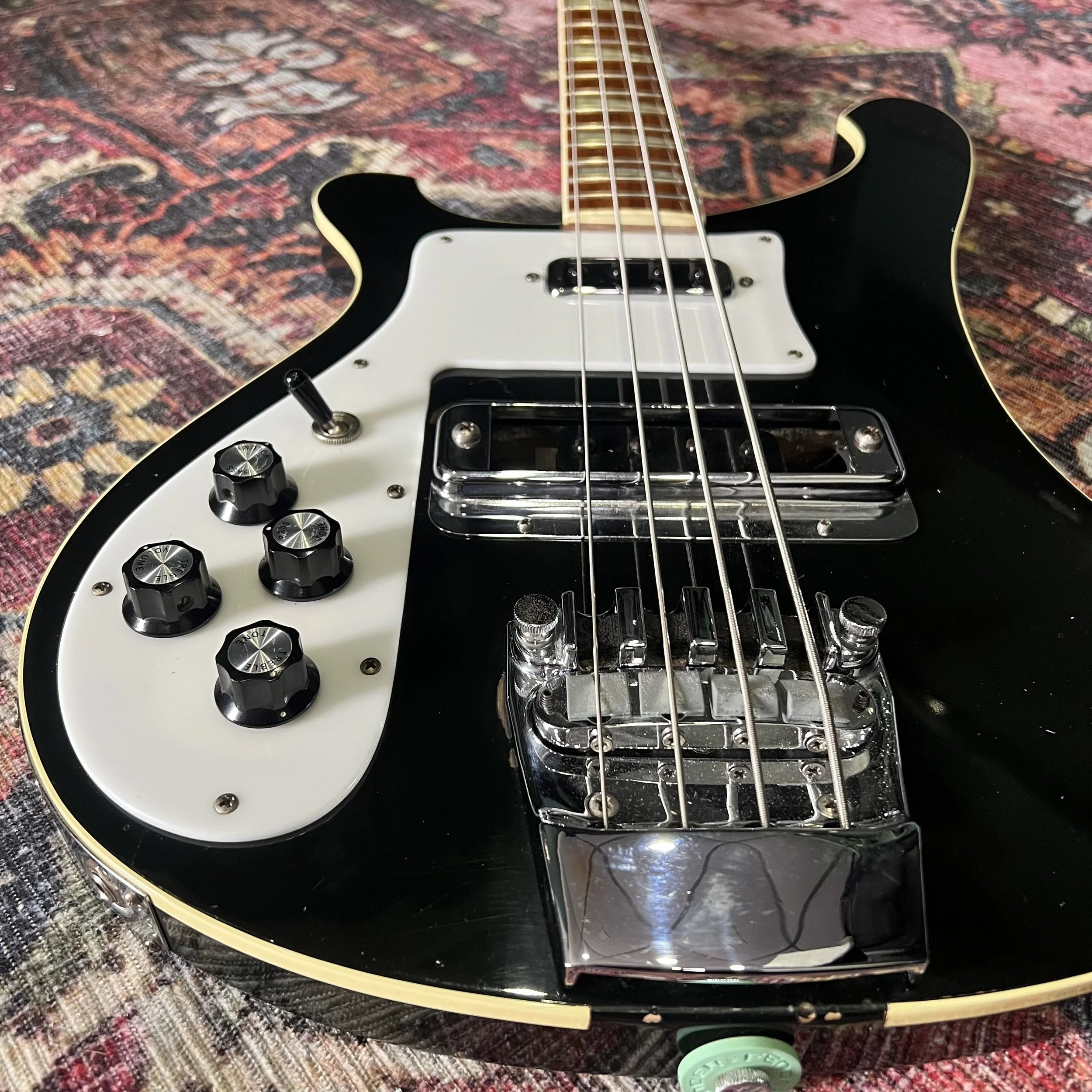 Rickenbacker-4001-Left-handed-Bass-Guitar-Jetglo-1978-04.jpeg