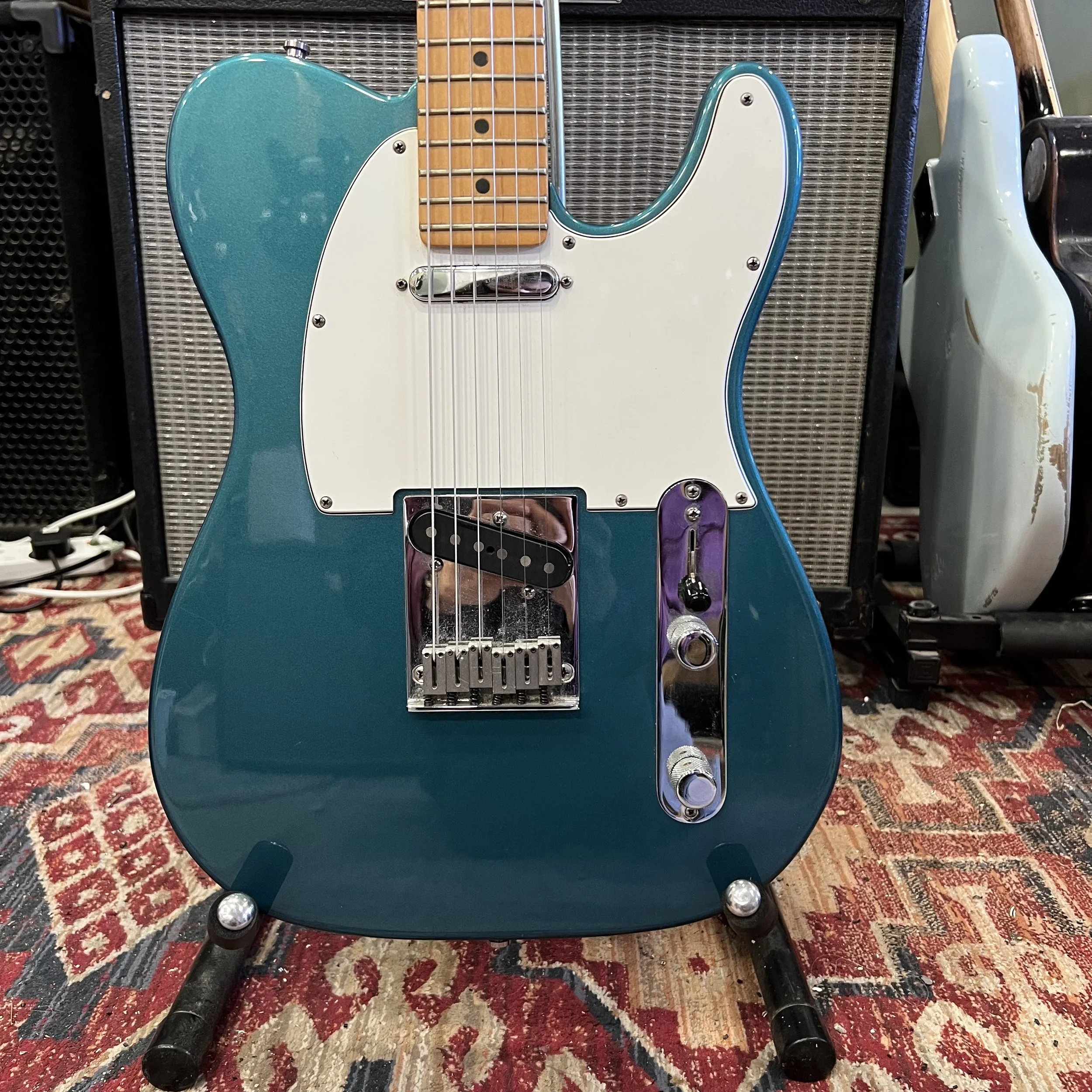 Fender-Telecaster-USA-Electric-Guitar-OceanTurquiose-02.jpeg