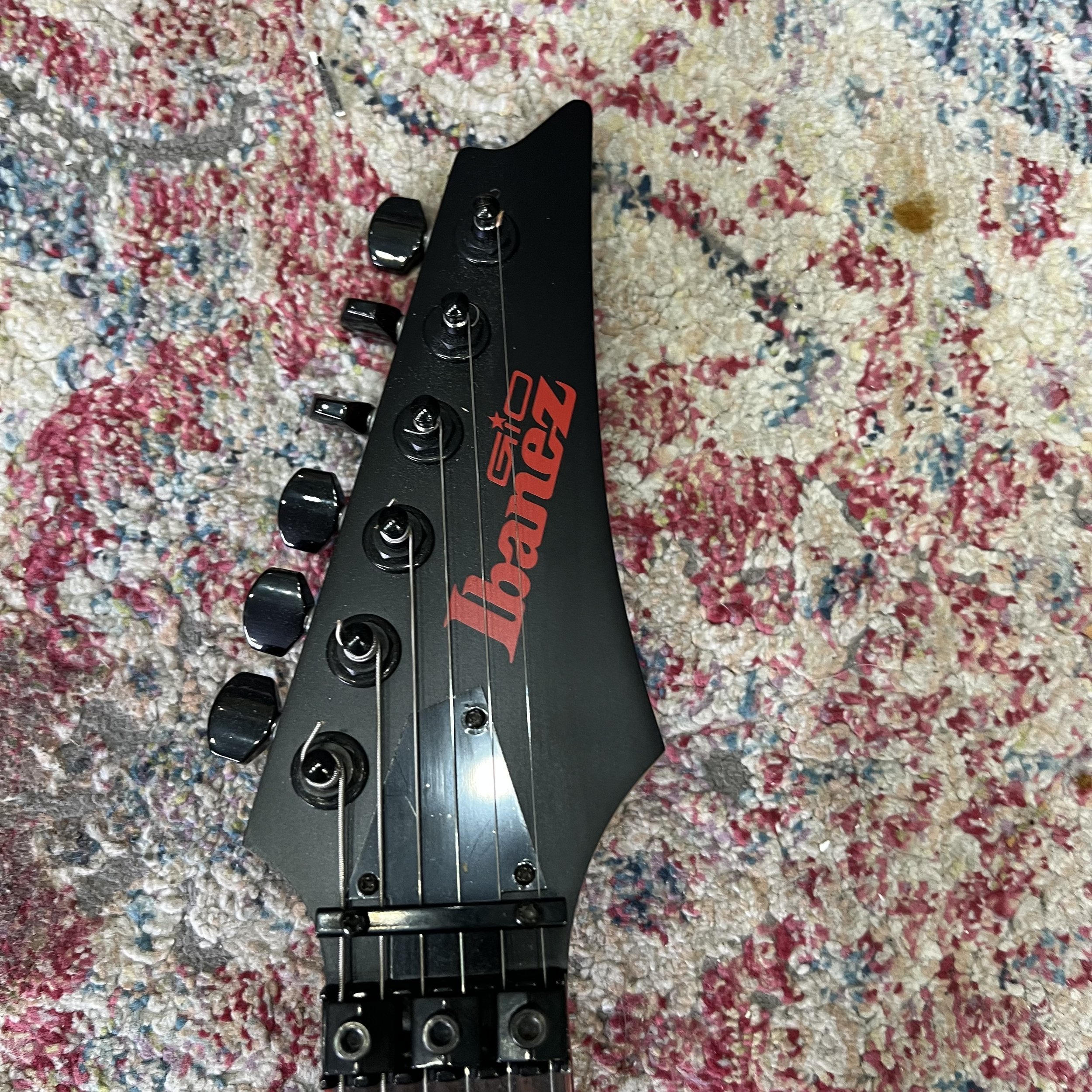 Ibanez-GRG250DX-BlackandRed-Guitar-07.jpeg