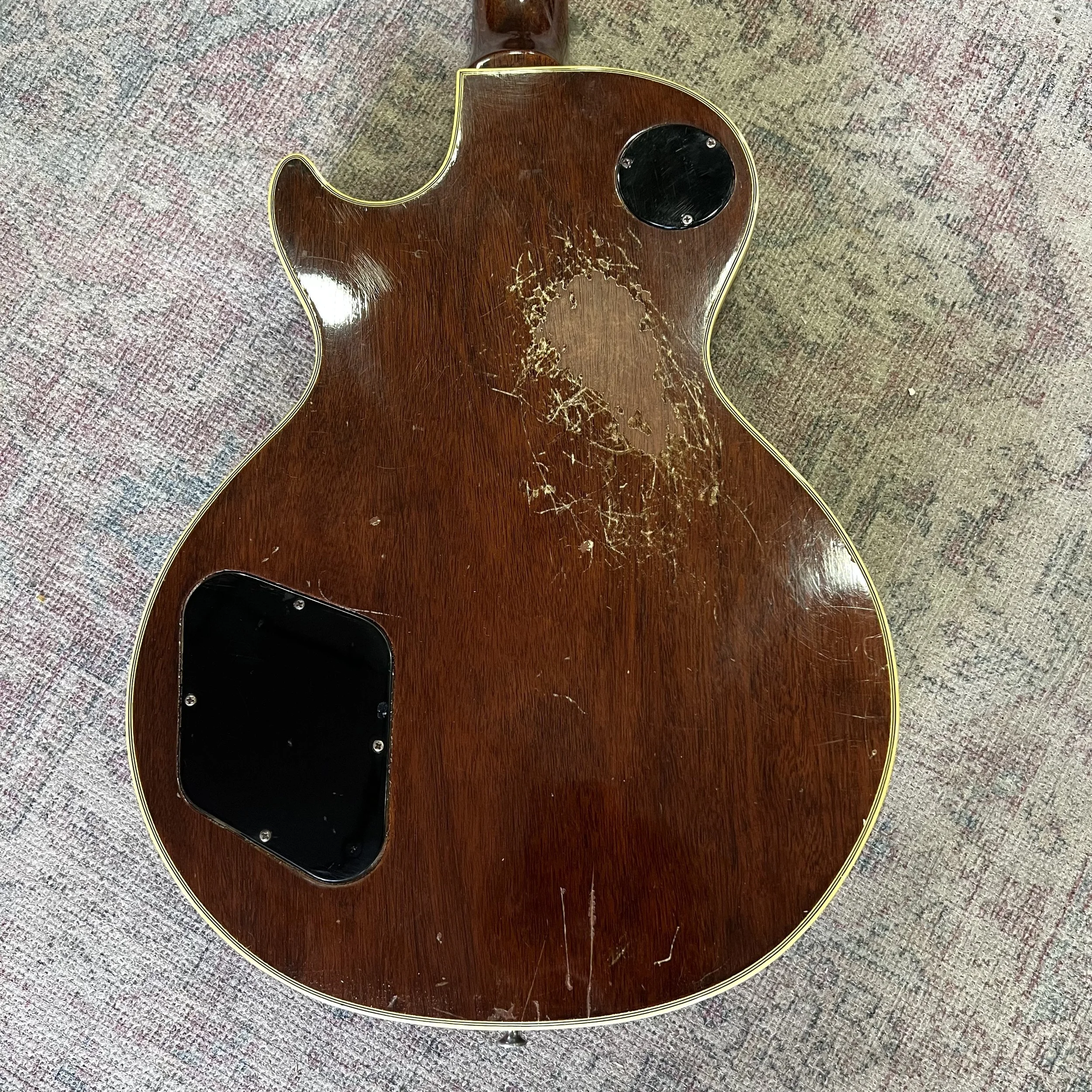 Gibson-Les-Paul-Custom-Vintage-Electric-Guitar-Walnut-022.jpeg