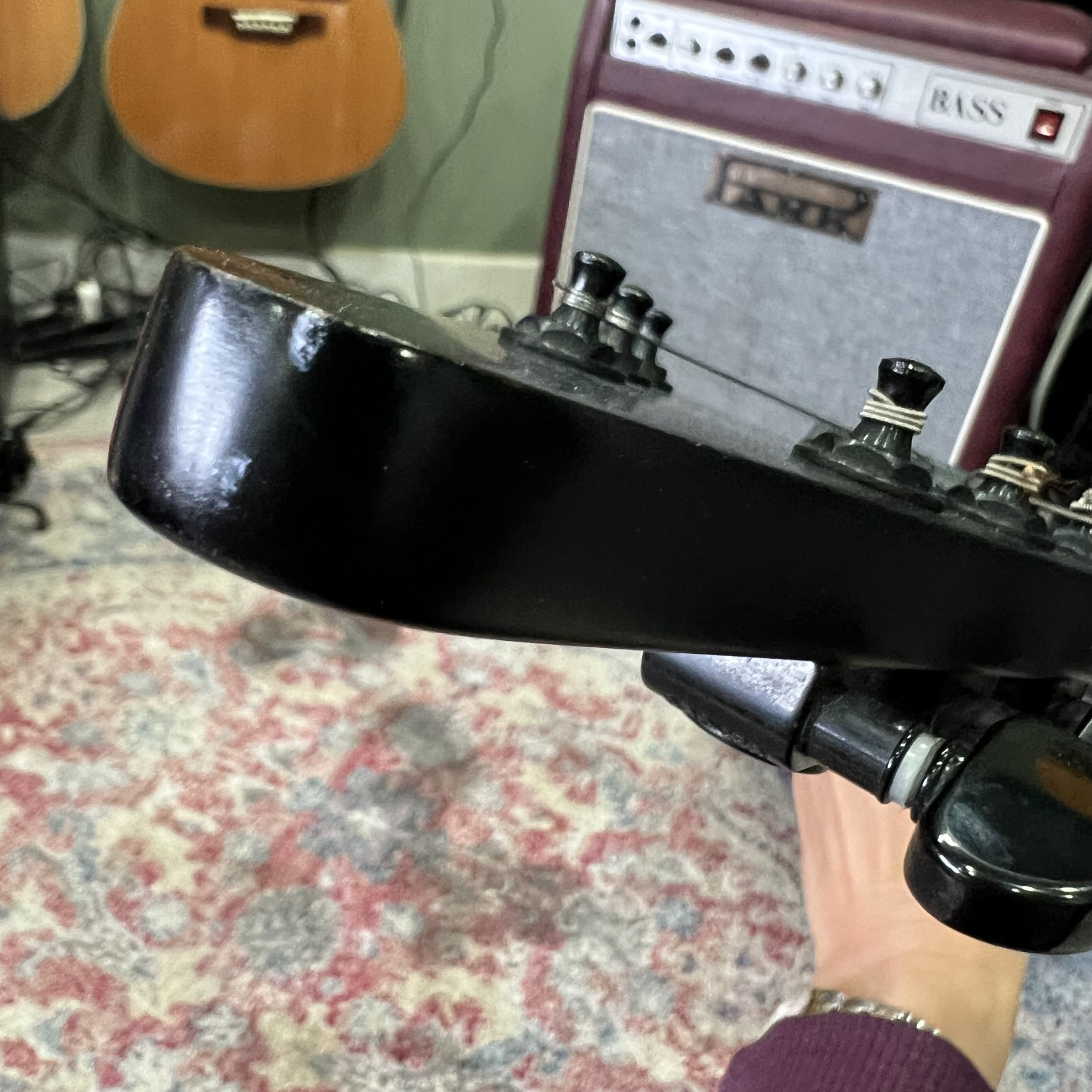 Epiphone-Flying-V-Black-011.jpeg