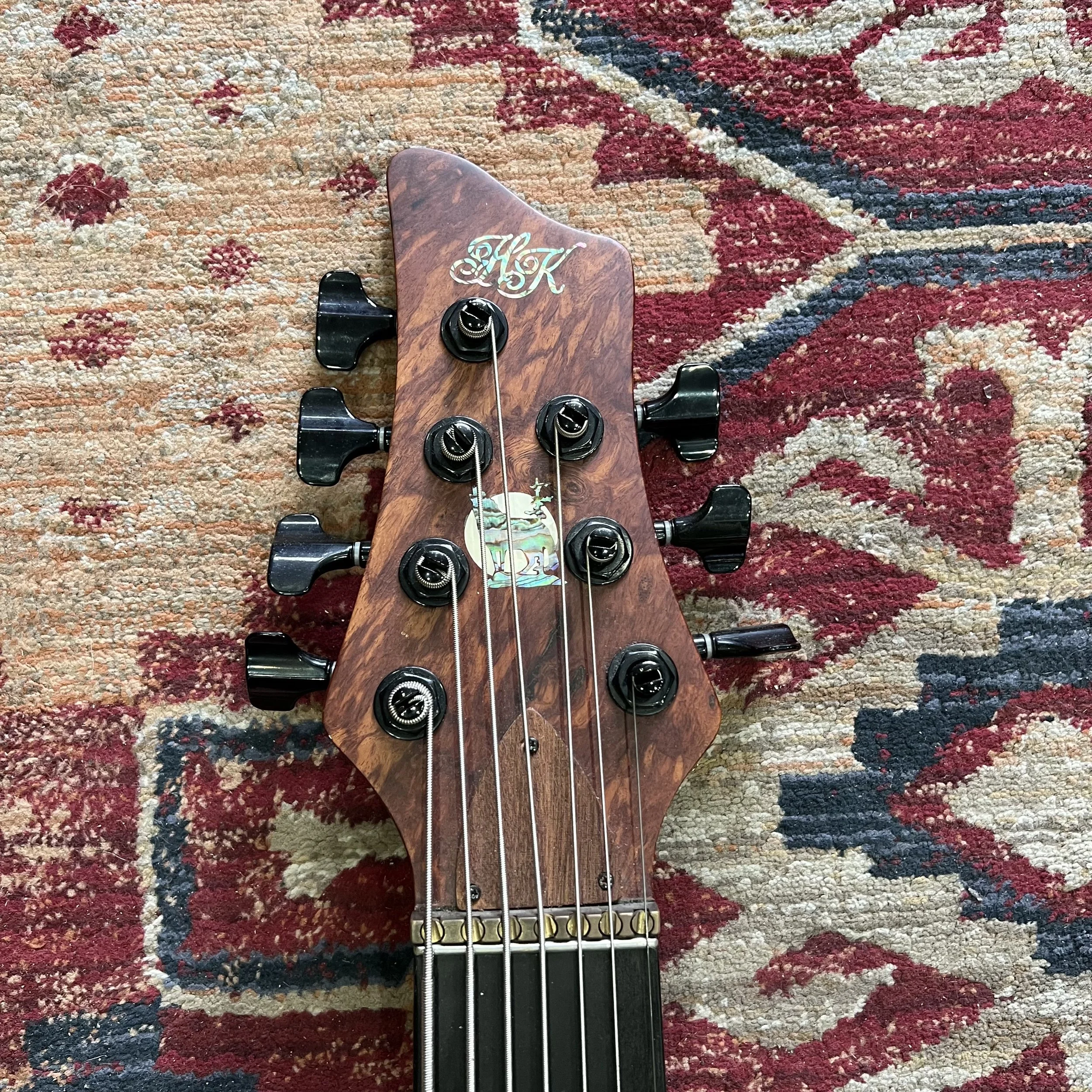 HK-Wolf-7string-bass-0-Natural-Walnut-Burr-06.jpeg