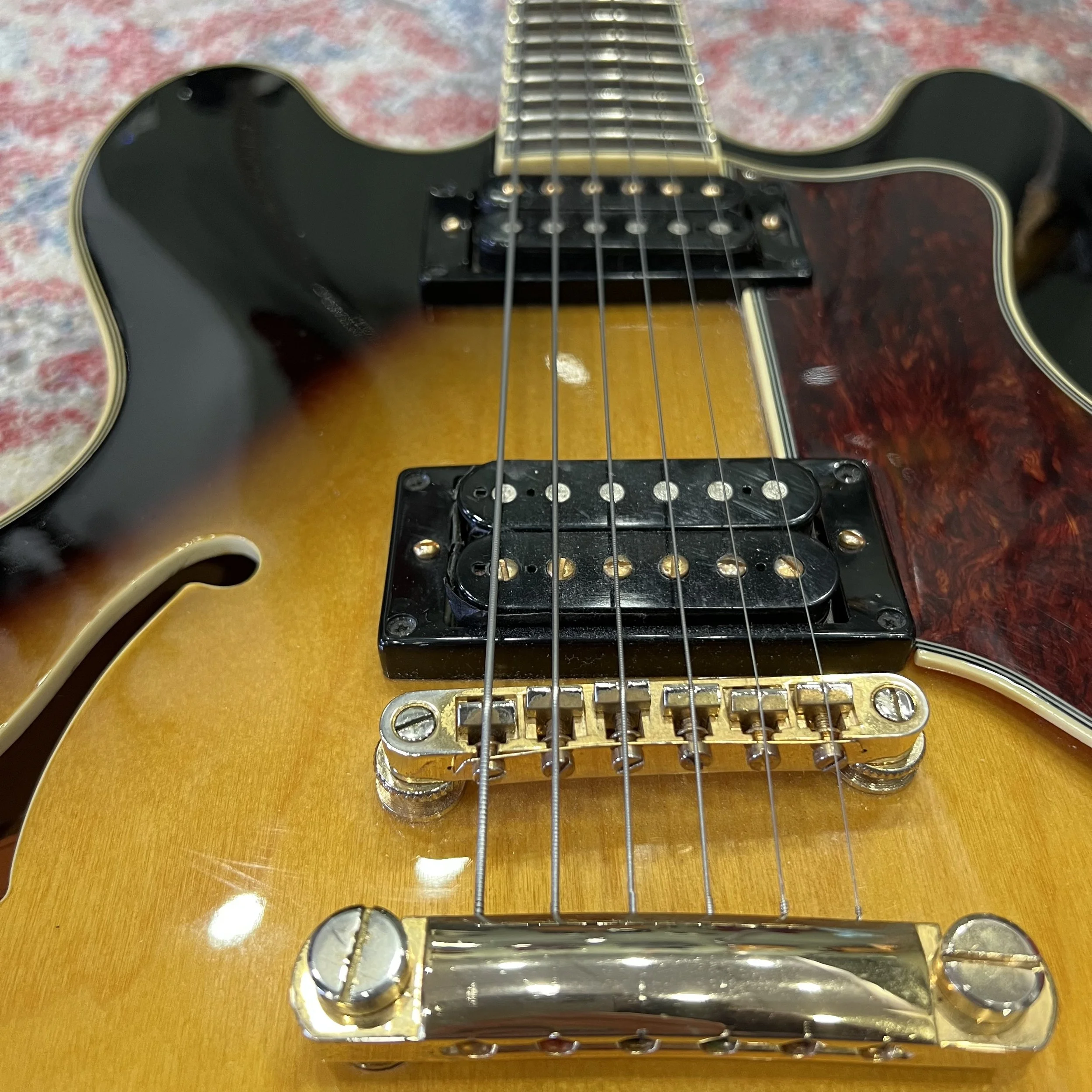 EpiphoneSheratonProIIVintageSunburst_05.jpeg