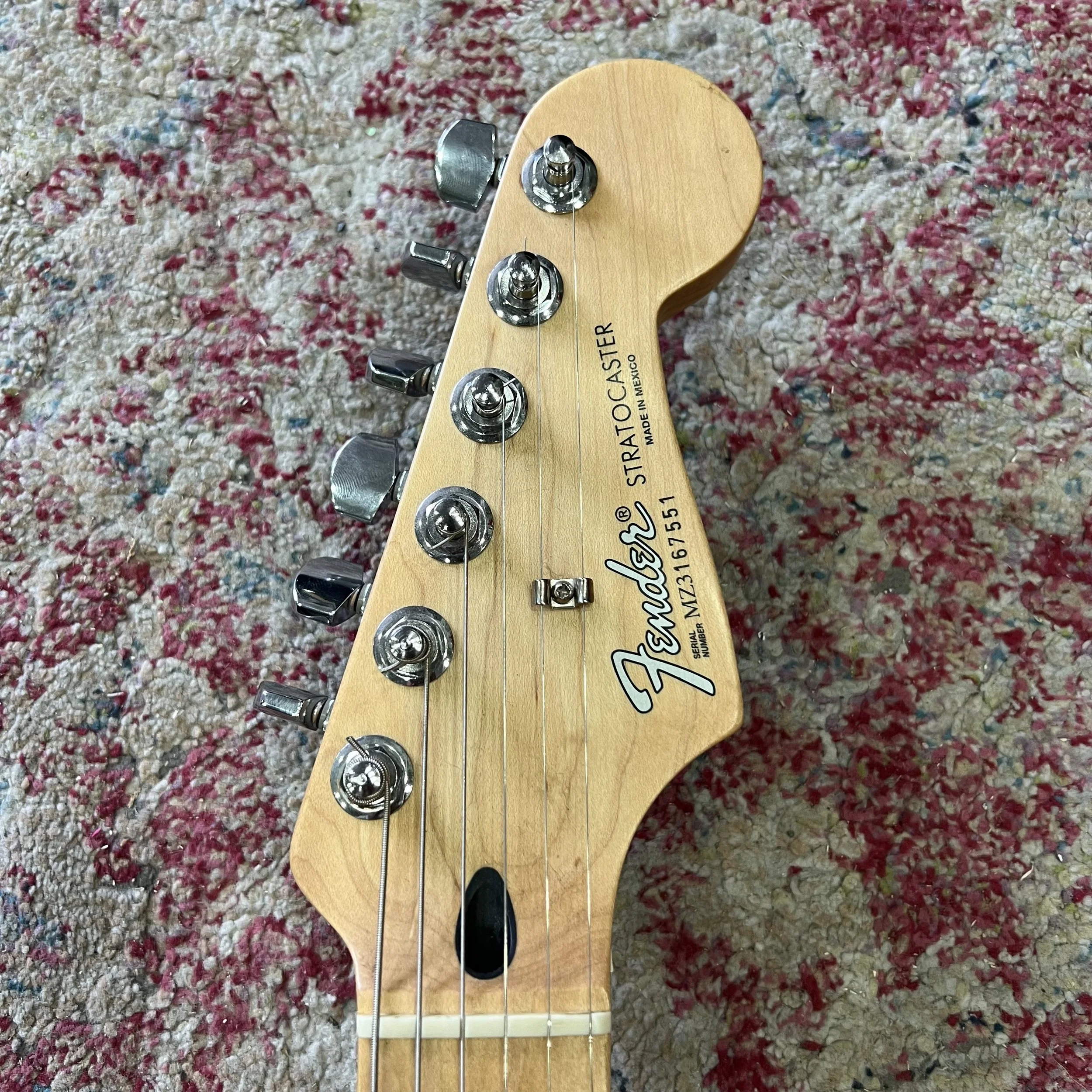 Fender-Stratocaster-MIM-3ToneSunburst-Electric-Guitar-06.jpeg