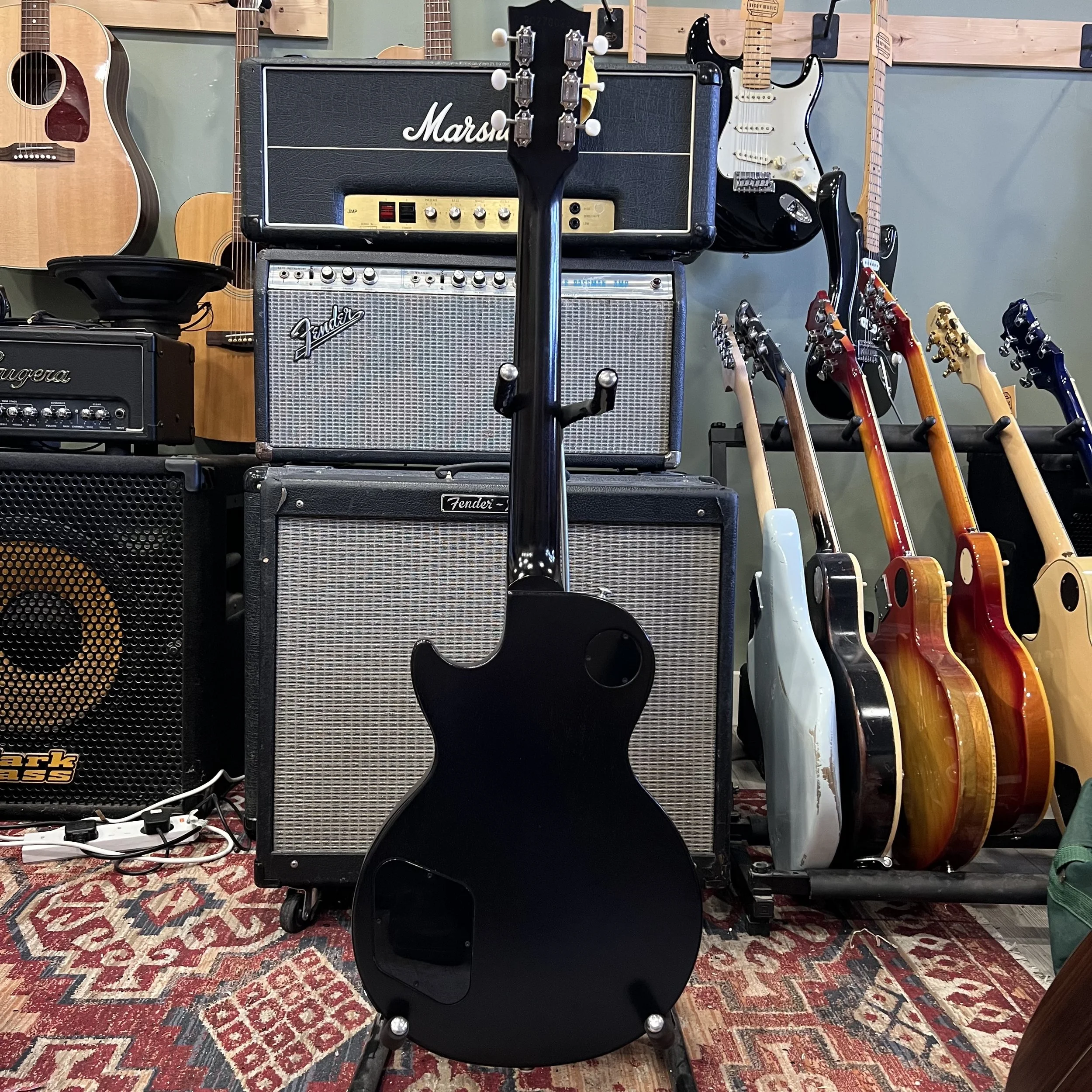 Gibson-LesPaulSpecial-Black-05.jpeg