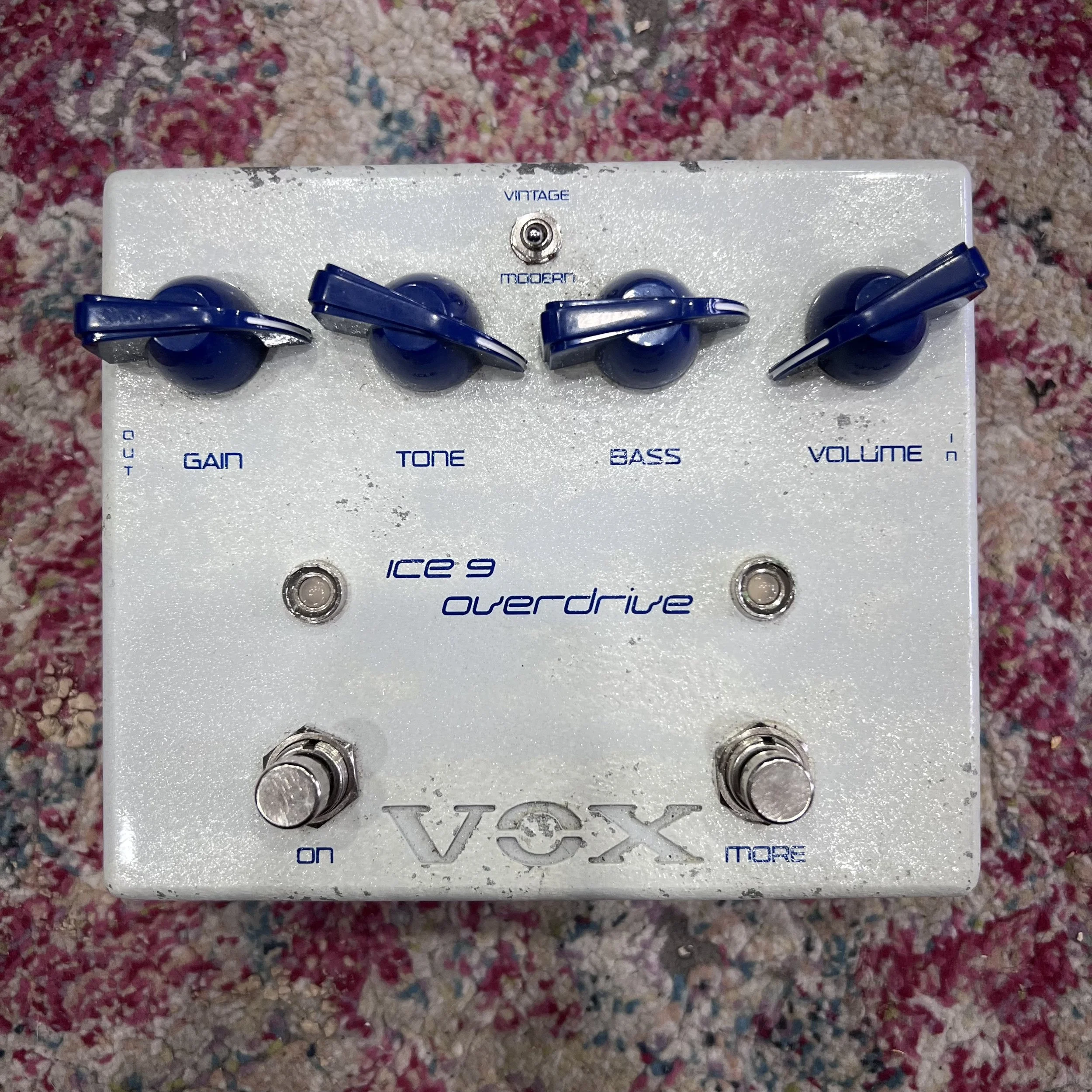 VoxJoeSatrianiIce9Overdrivepedal_01.jpeg