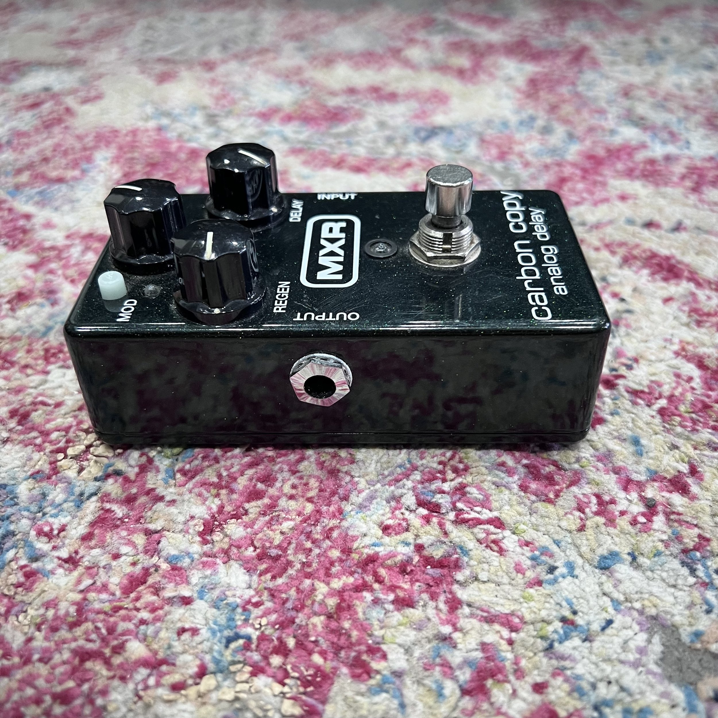 MXRM169CarbonCopyAnalogDelayGuitarPedalBlack_05.jpeg