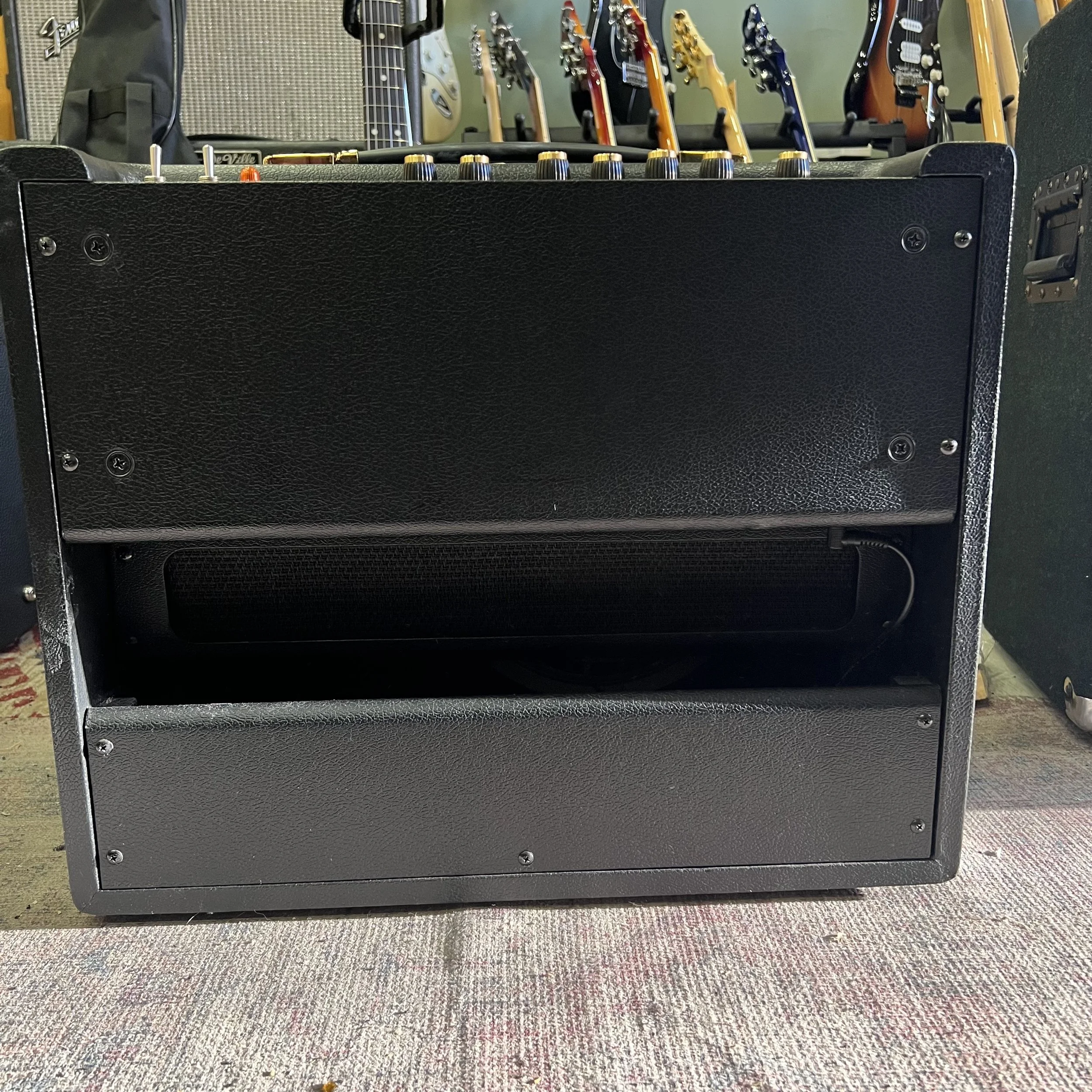 MARSHALL-Origin20-Guitar-Amp-03.jpeg