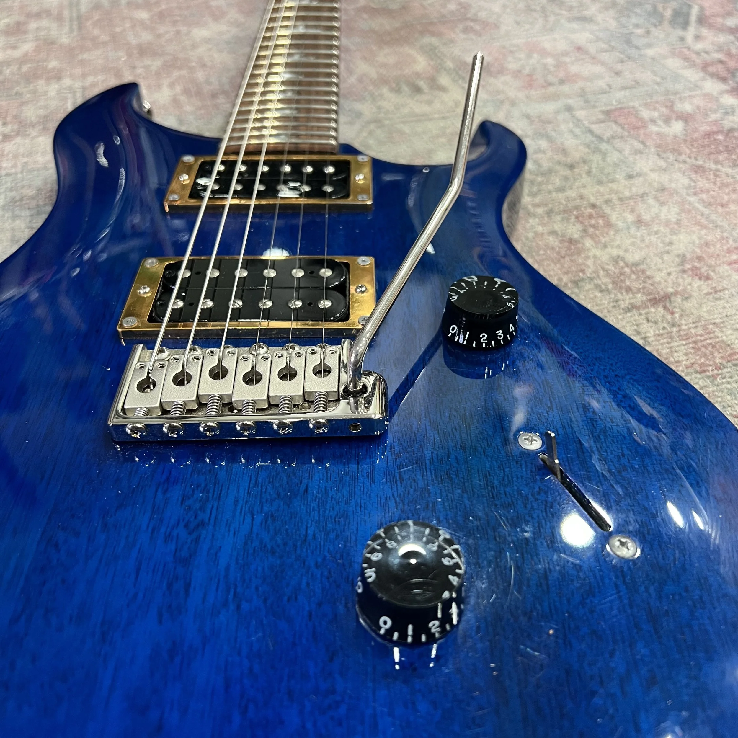 PRS-SE-Standar-Electric-Guitar-Translucent-Blue-03.jpeg