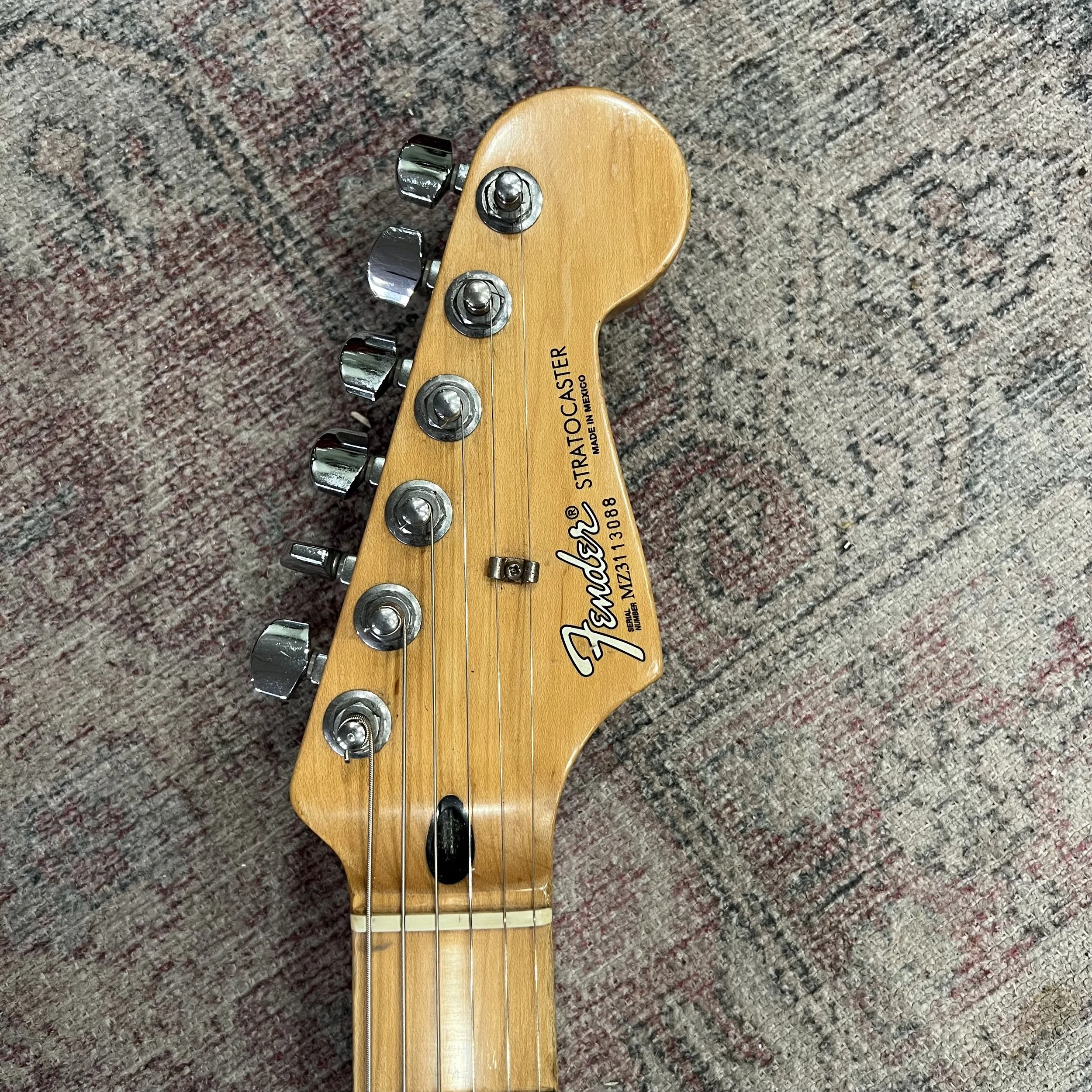 Fender-Stratocaster-Electric-MIM-Guitar-Black-05.jpeg