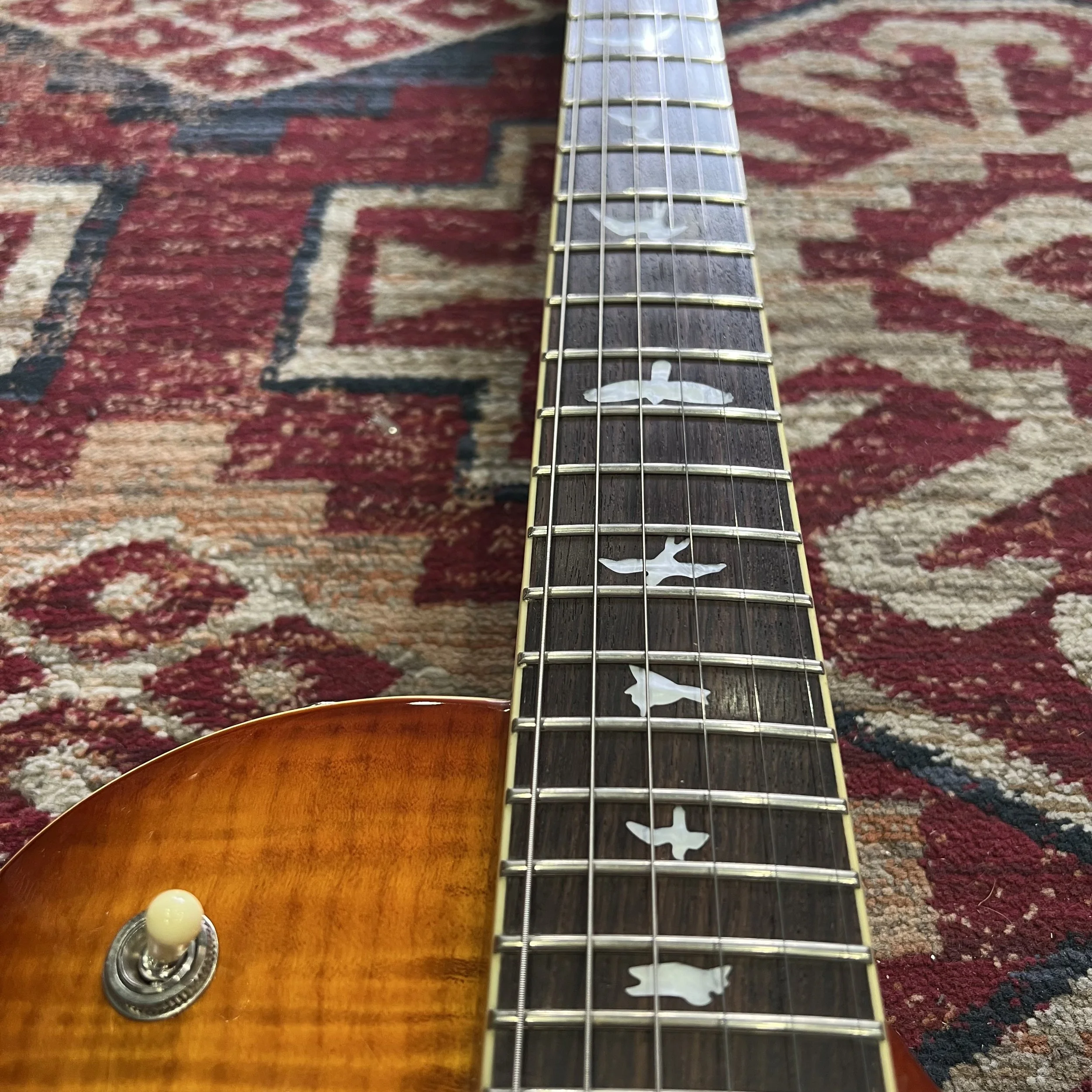 PRS-SE-BernieMarsden-Limited-Edition-VintageSunburst06.jpeg