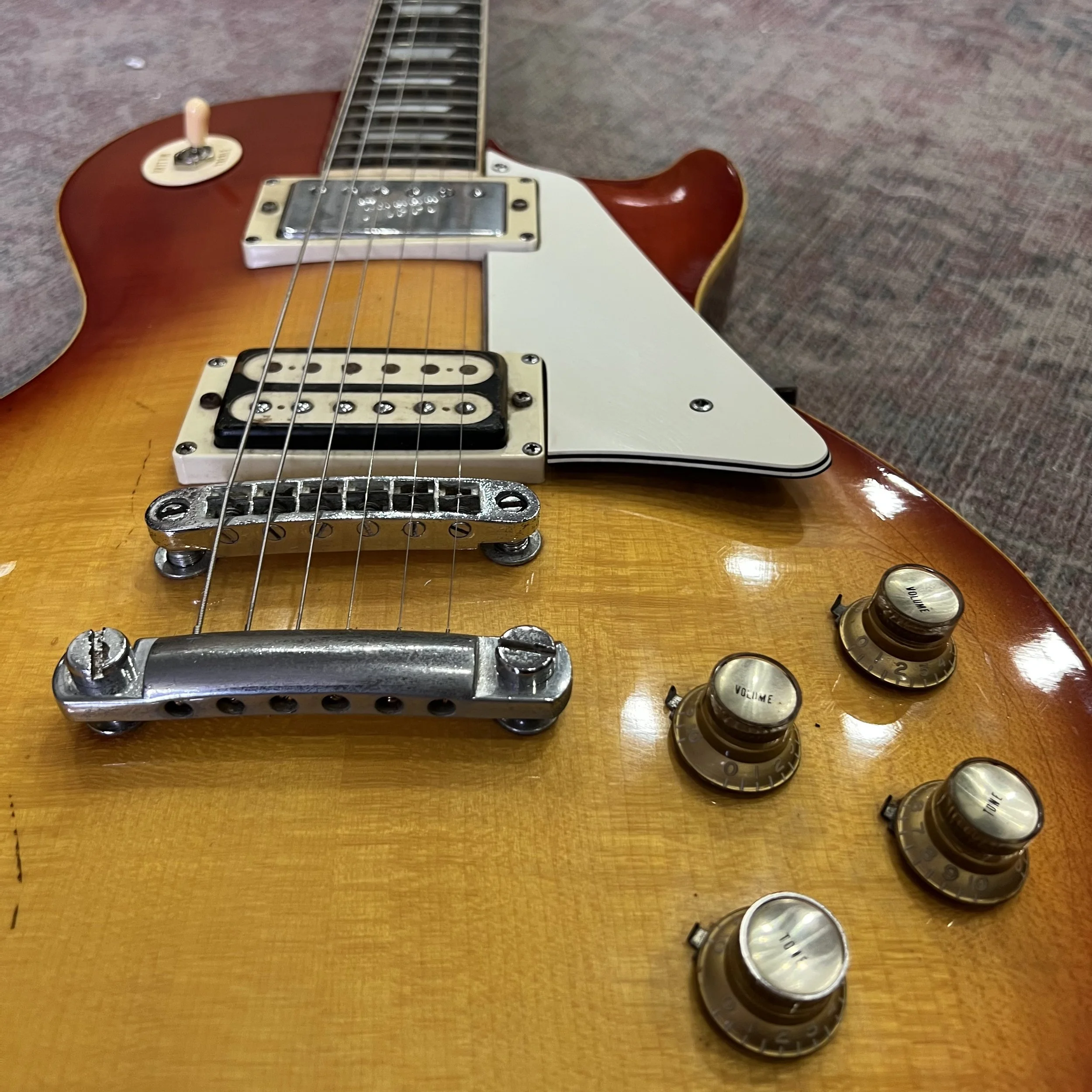 Greco-Custom-Electric-Guitar-CherrySunburst-04.jpeg