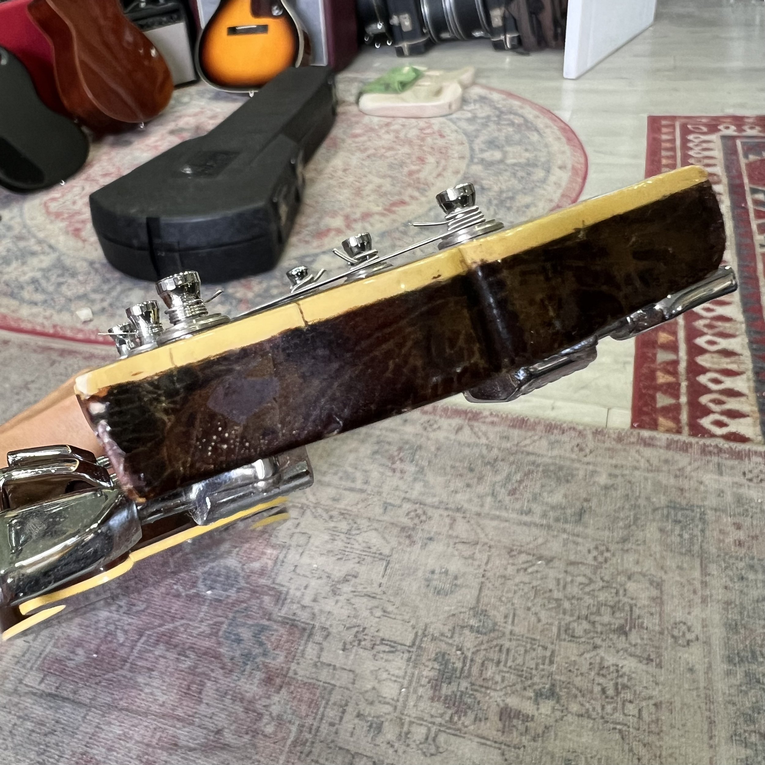 Gibson-Les-Paul-Custom-Vintage-Electric-Guitar-Walnut-024.jpeg