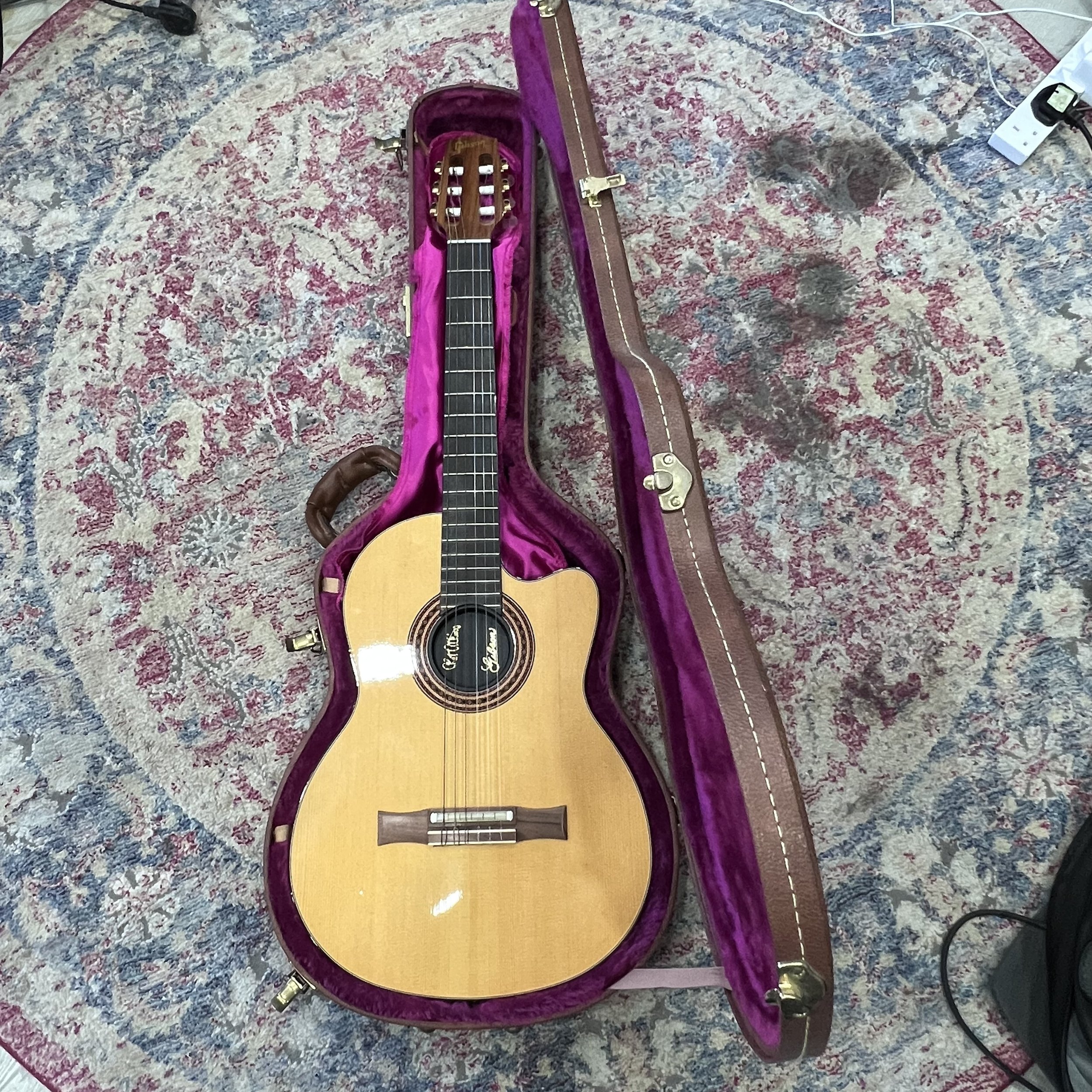 Gibson Chet Atkins SST solid-body acoustic_03.jpeg