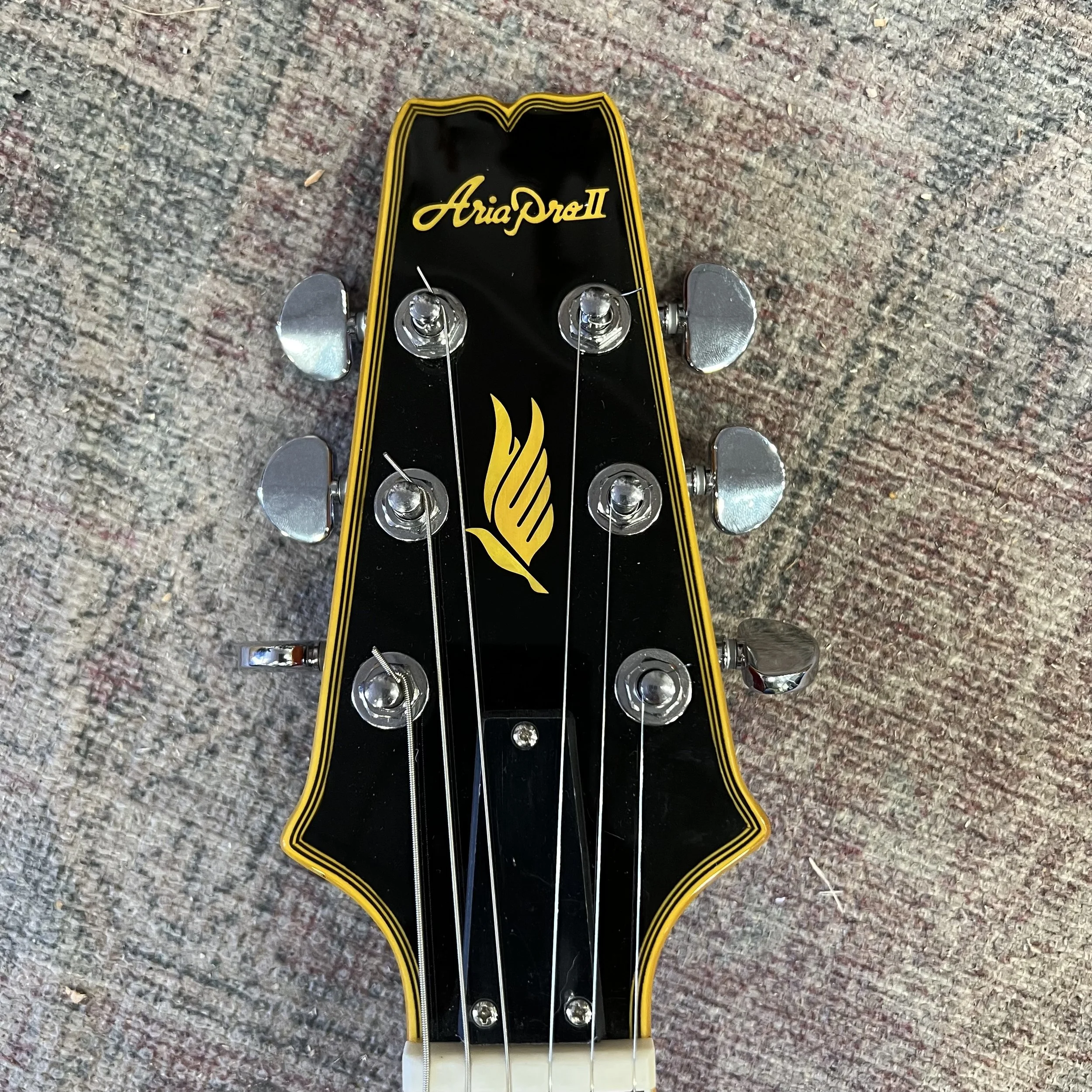 AriaProII-CherrySunburst-electric-guitar-07.jpeg