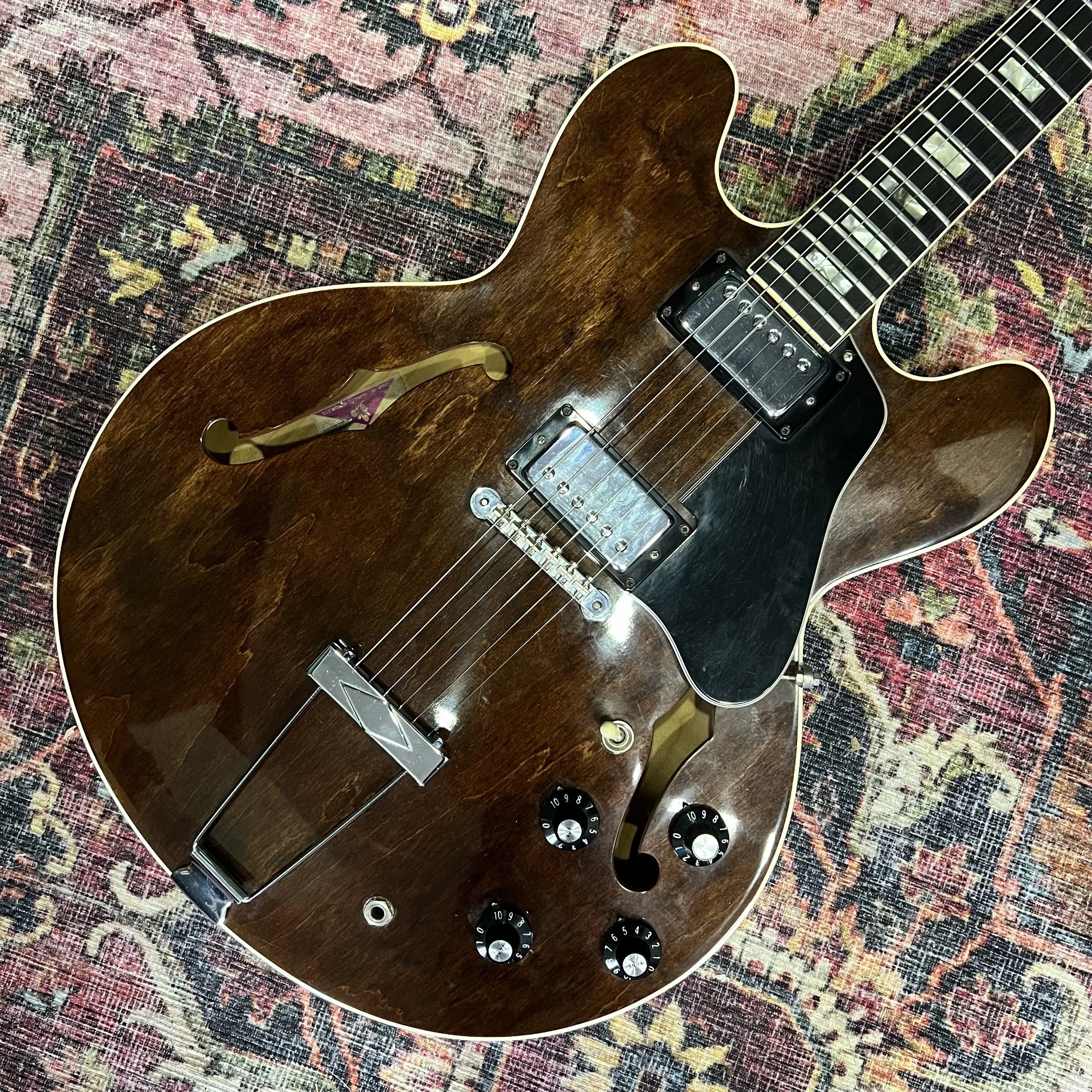 Gibson-ES335TDC-1974-walnut-guitar-02.jpeg