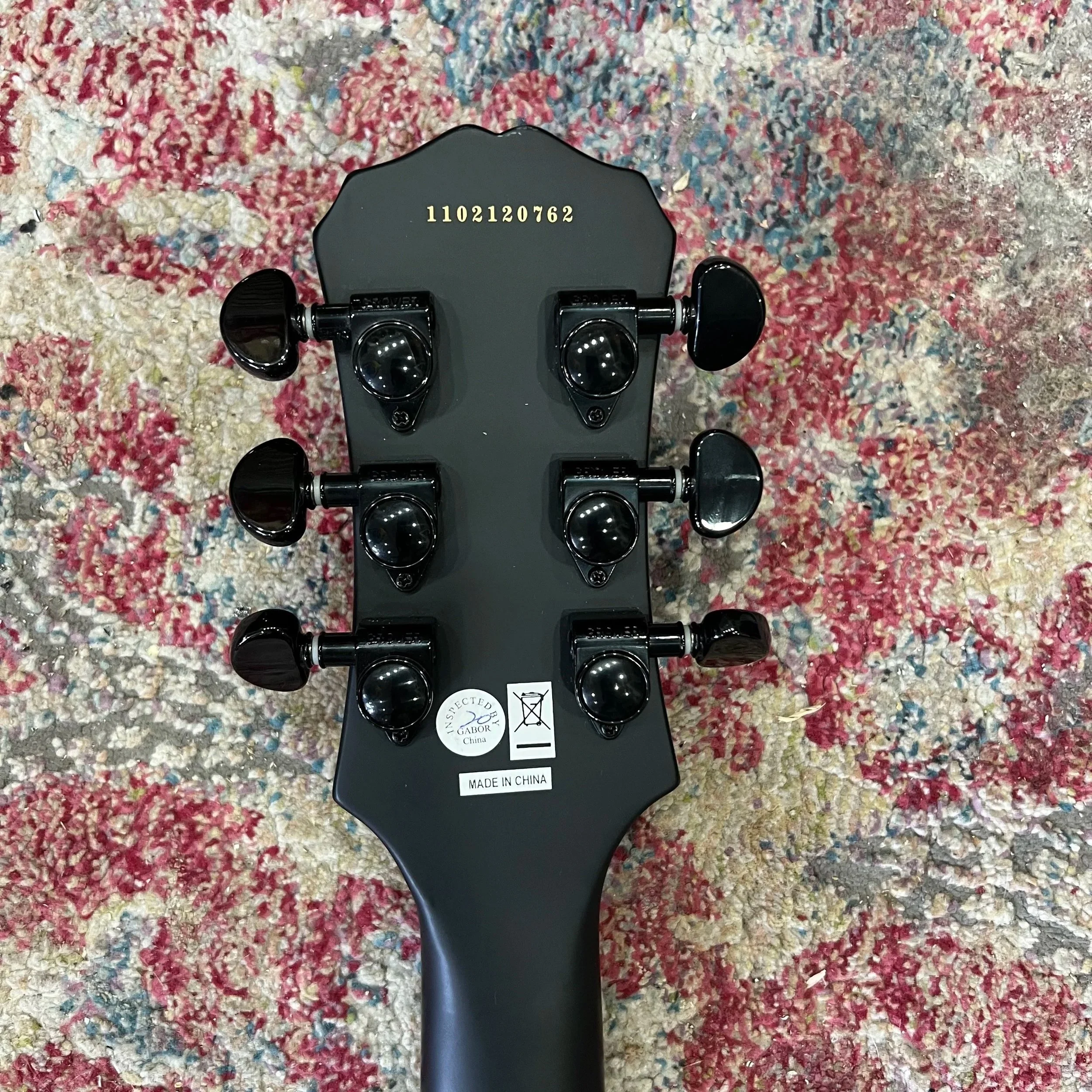 Epiphone-SG-Custom-Prophecy-Ebony-Black-Quilt-019.jpg