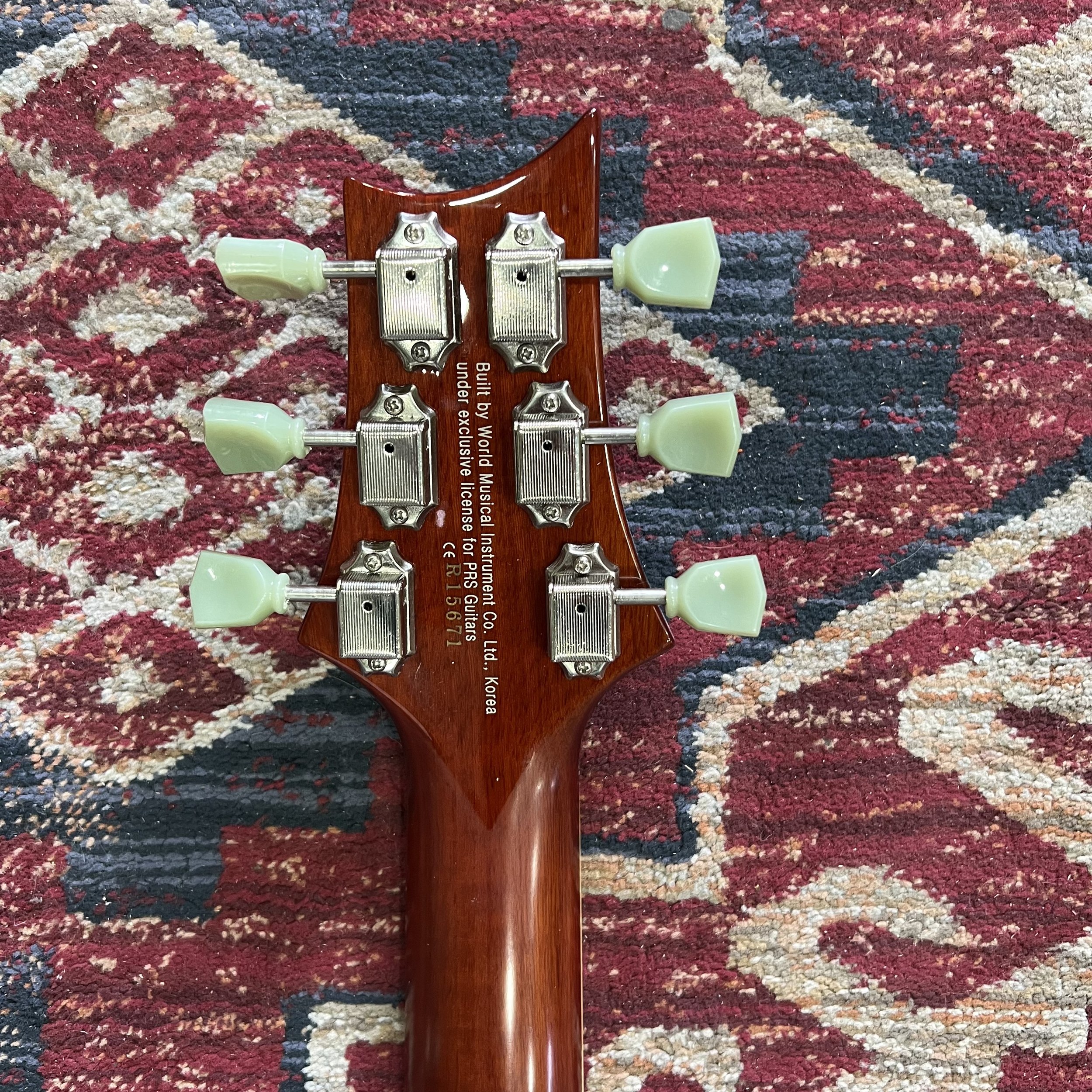 PRS-SE-BernieMarsden-Limited-Edition-VintageSunburst010.jpeg