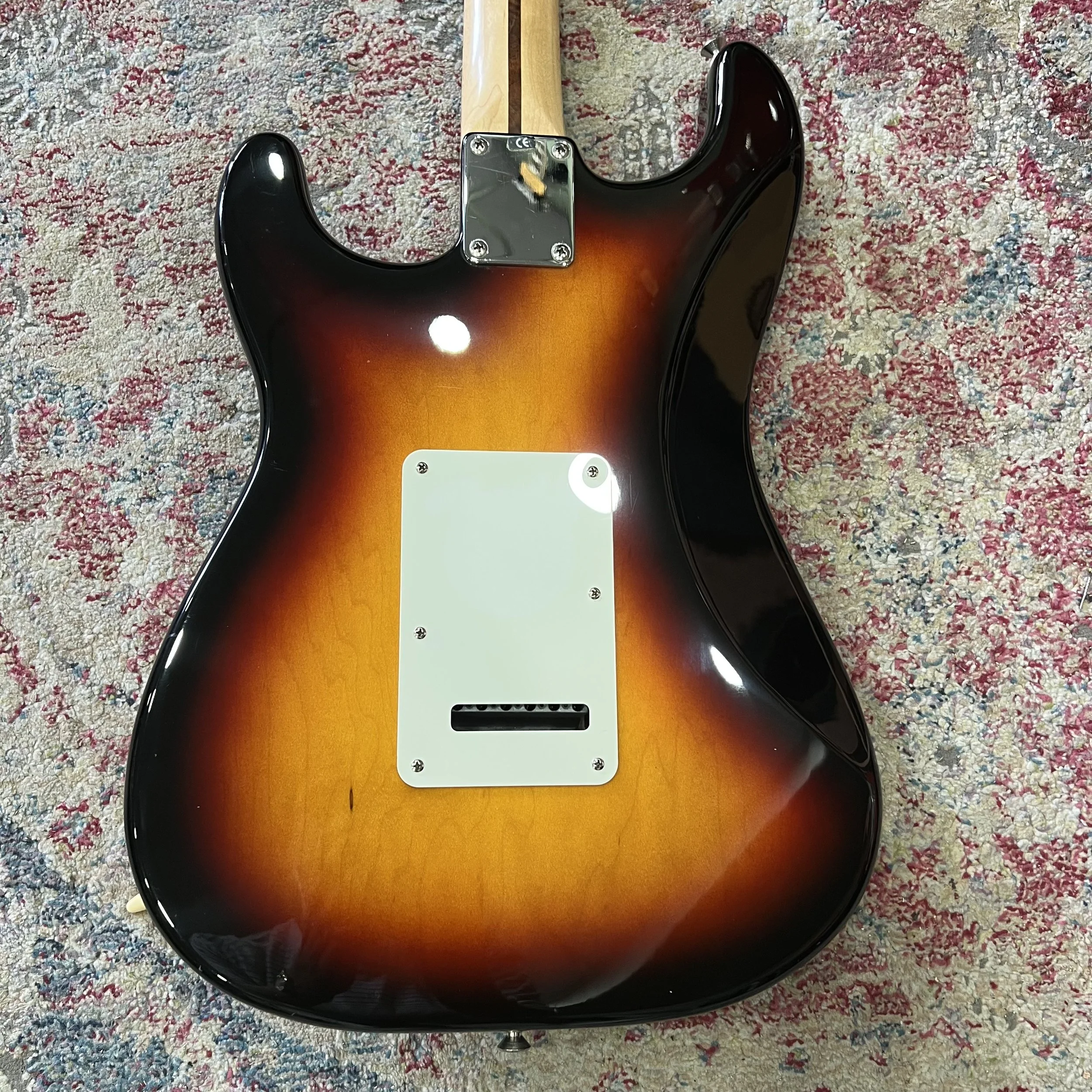 Fender-Stratocaster-MIM-3ToneSunburst-Electric-Guitar-08.jpeg