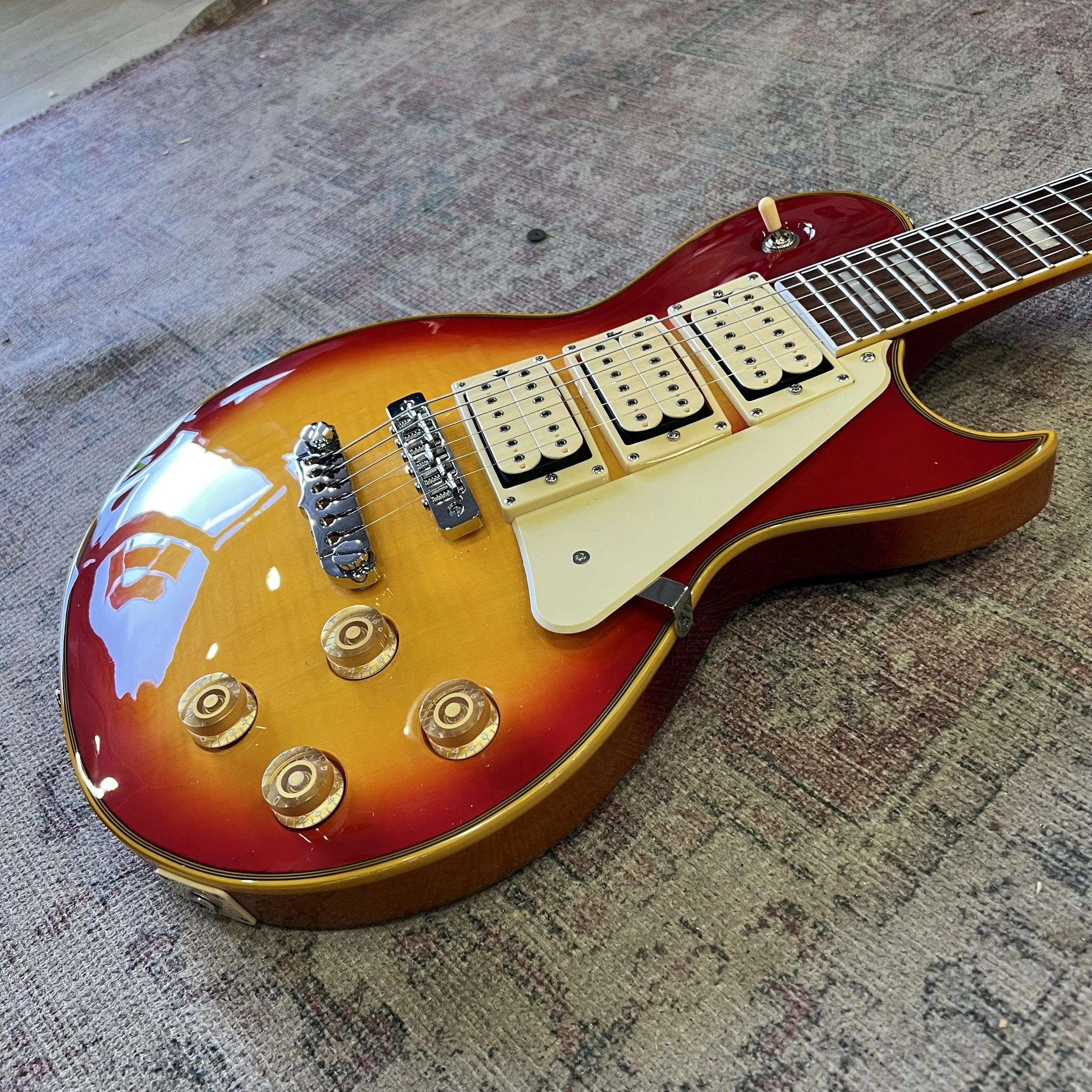 AriaProII-CherrySunburst-electric-guitar-03.jpeg
