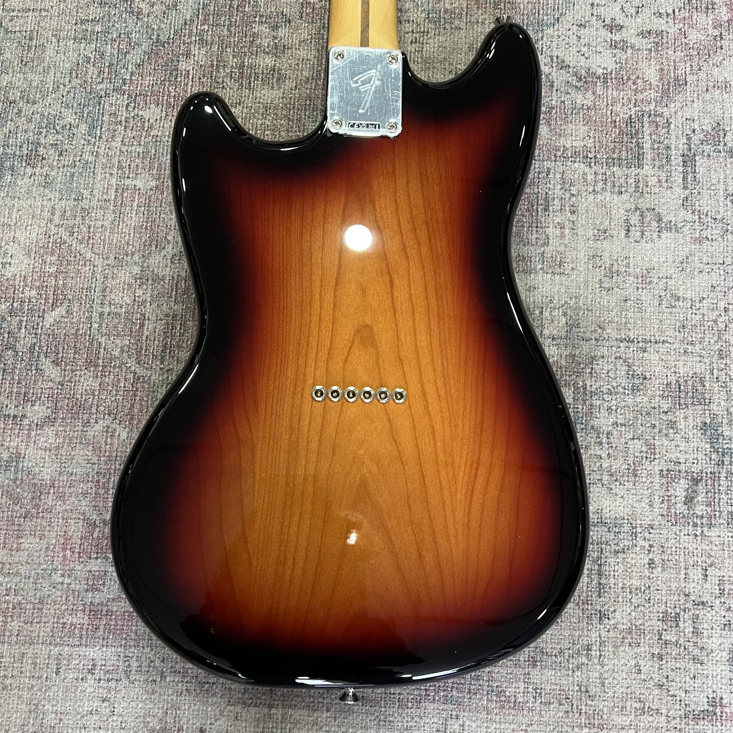 Fender-Mustang-Mexican-3tone-sunburst-electric-guitar-09.jpeg