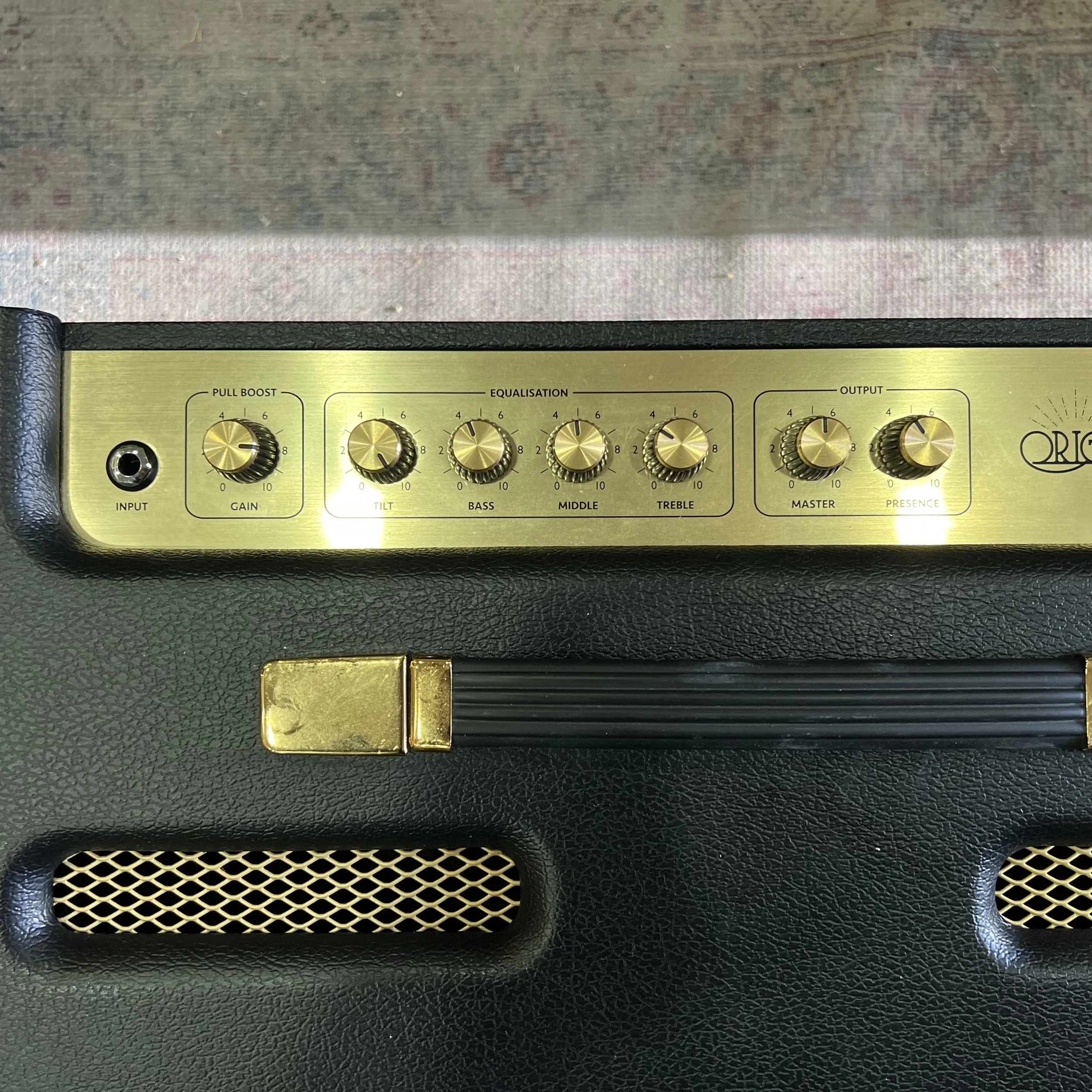 MARSHALL-Origin20-Guitar-Amp-07.jpeg