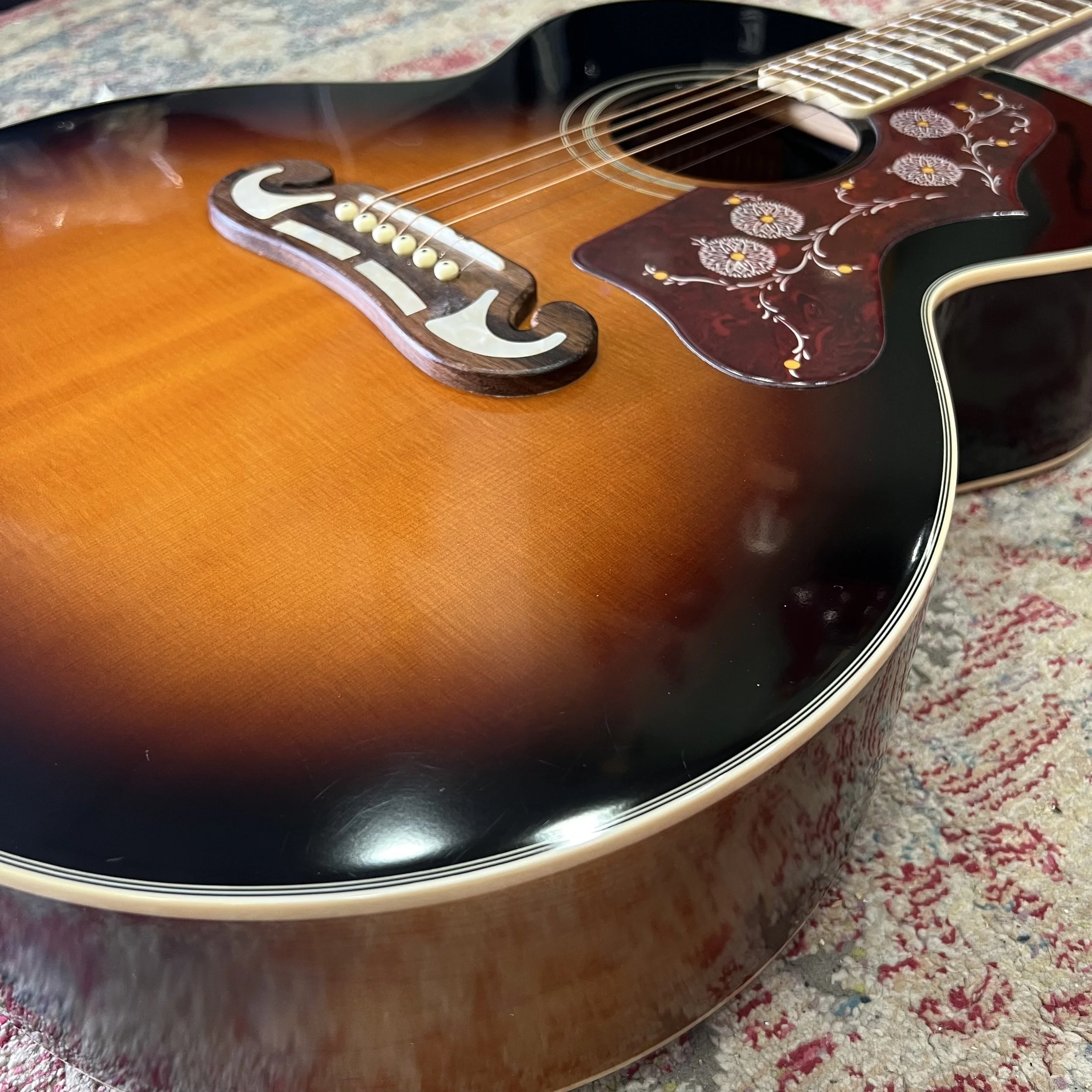 Epiphone-J200-Acoustic-VintageSunburst-03.jpeg