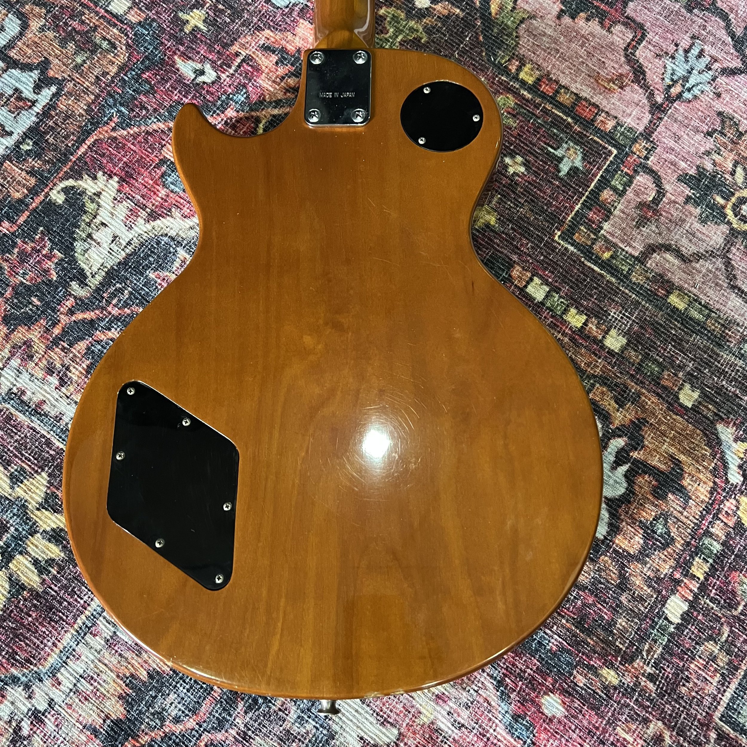 CSL-Deluxe-Goldtop-Guitar-09.jpeg