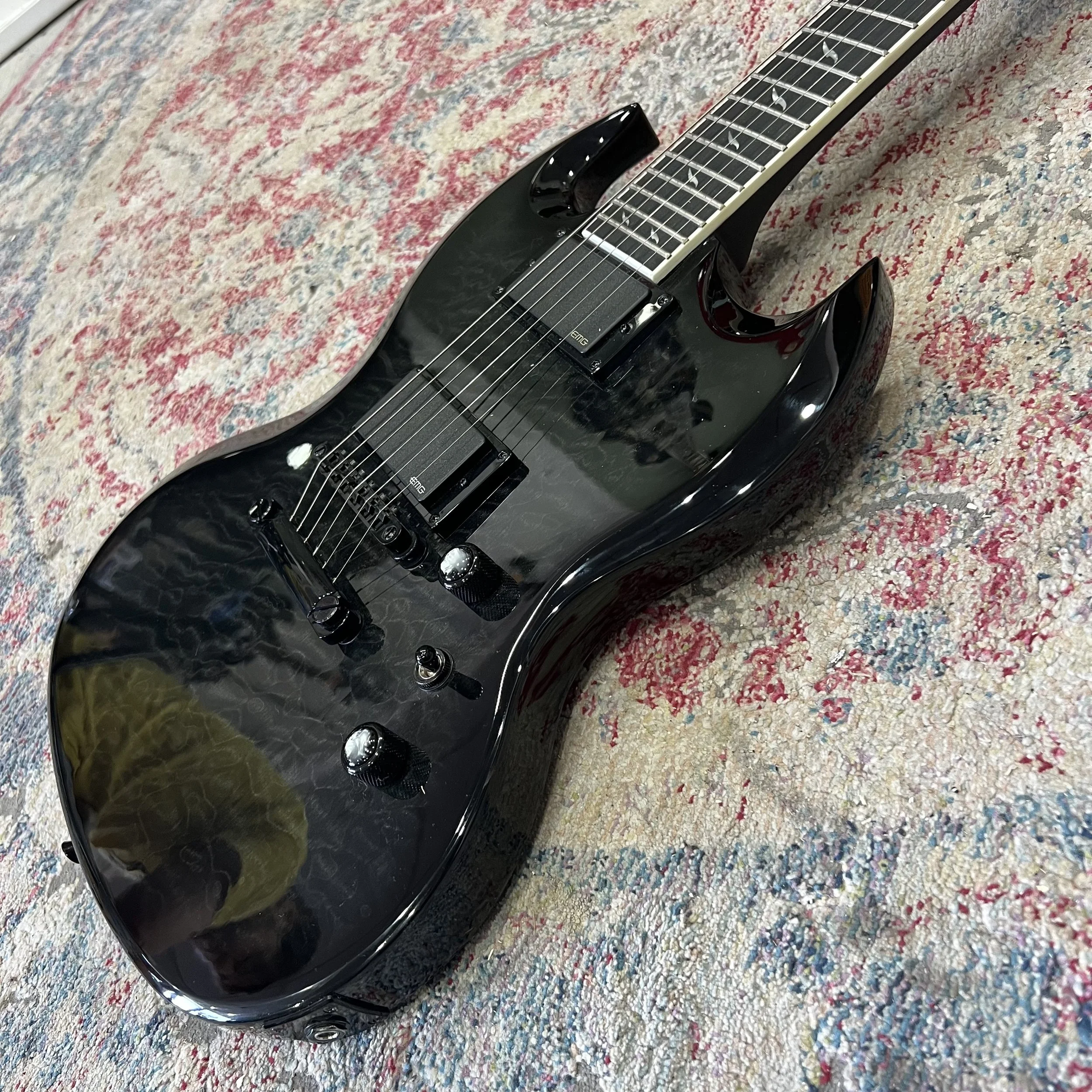 Epiphone-SG-Custom-Prophecy-Ebony-Black-Quilt-03.jpeg