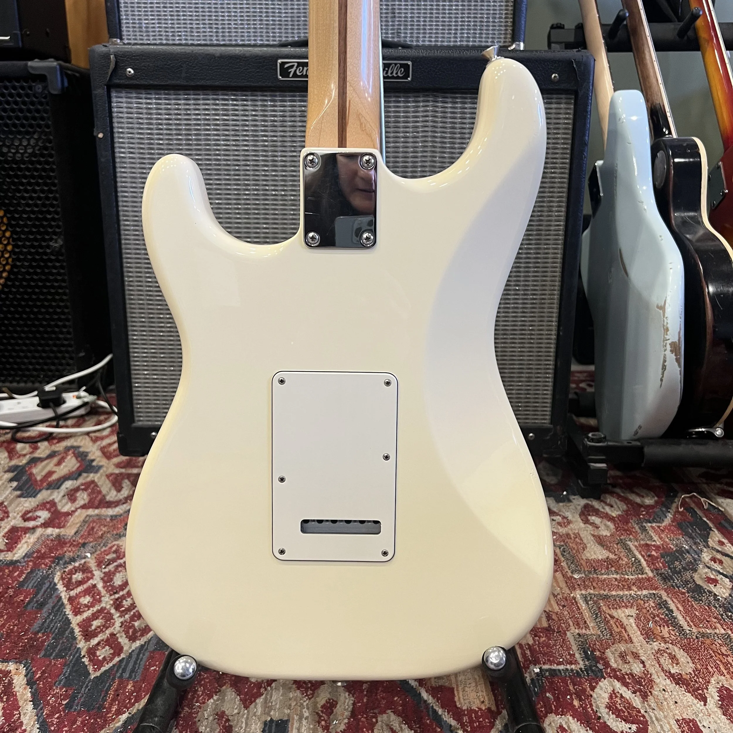 Fender-AmPro-Stratocaster-Electric-Guitar-OlympicWhite-06.jpeg