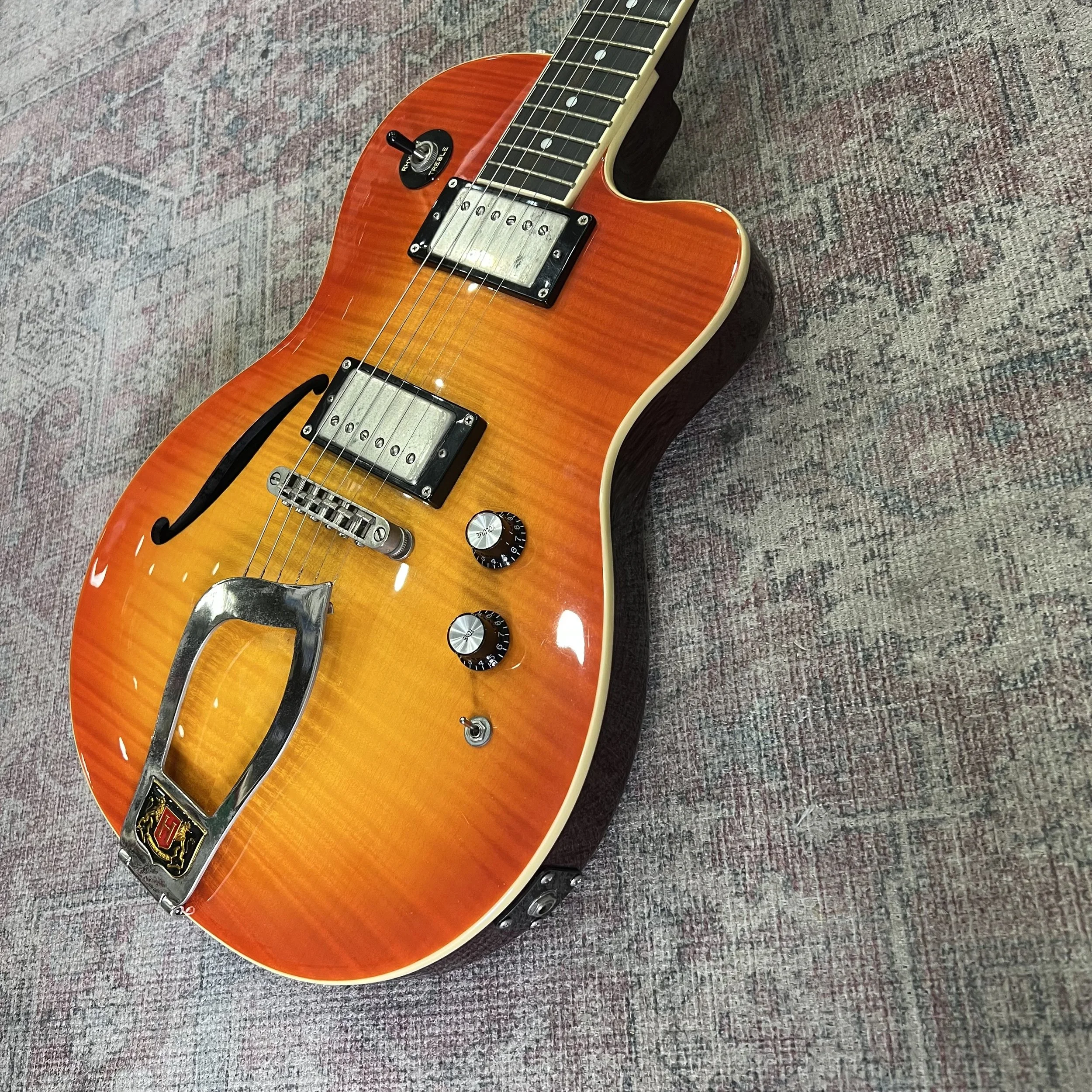 Hagstrom-electric-guitar-semihollow-orangeburst-03.jpeg