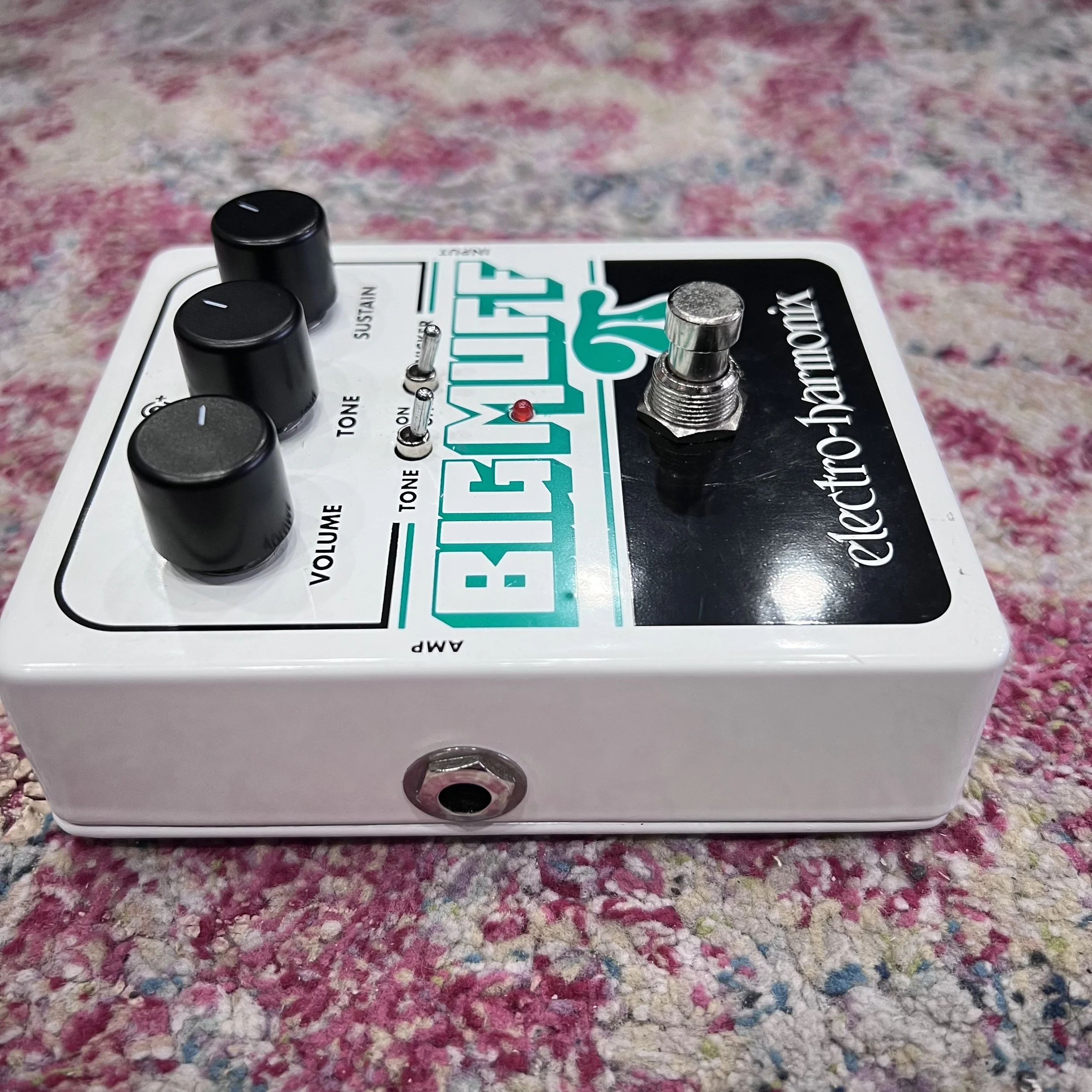 EHXBigMuffWickerGuitarPedal_05.jpeg