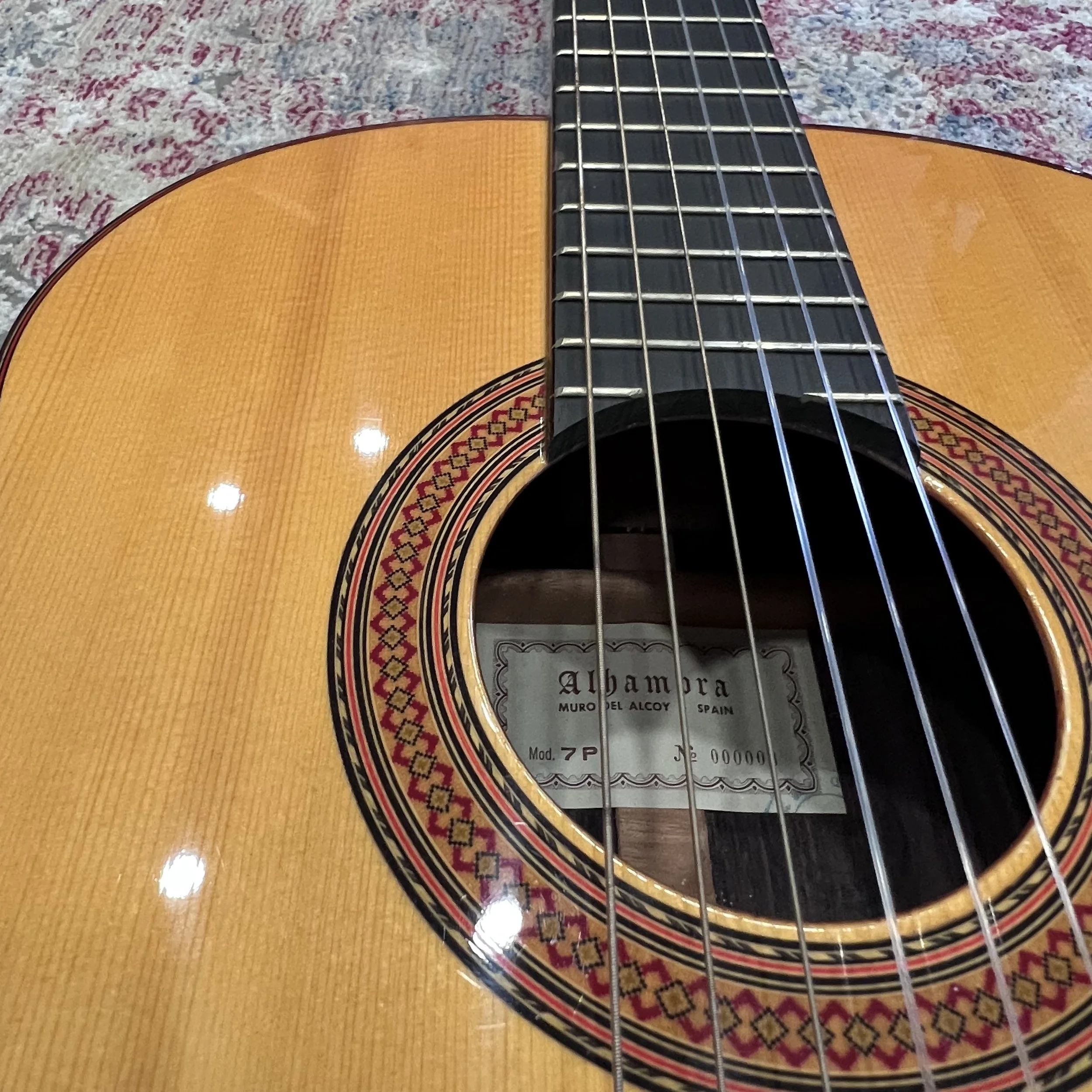AlhambraSpanishClassicalGuitarNatural_09.jpeg