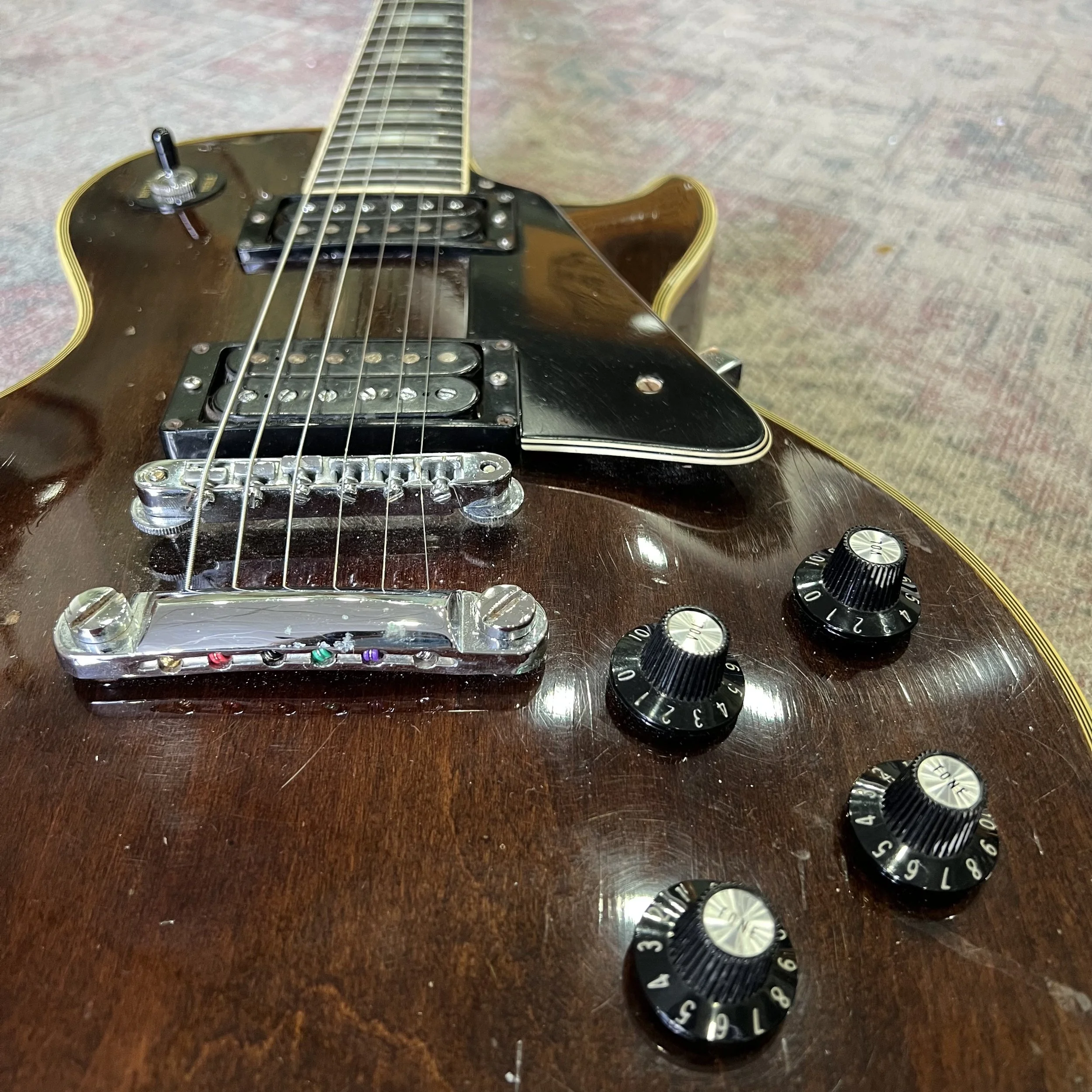 Gibson-Les-Paul-Custom-Vintage-Electric-Guitar-Walnut-017.jpeg