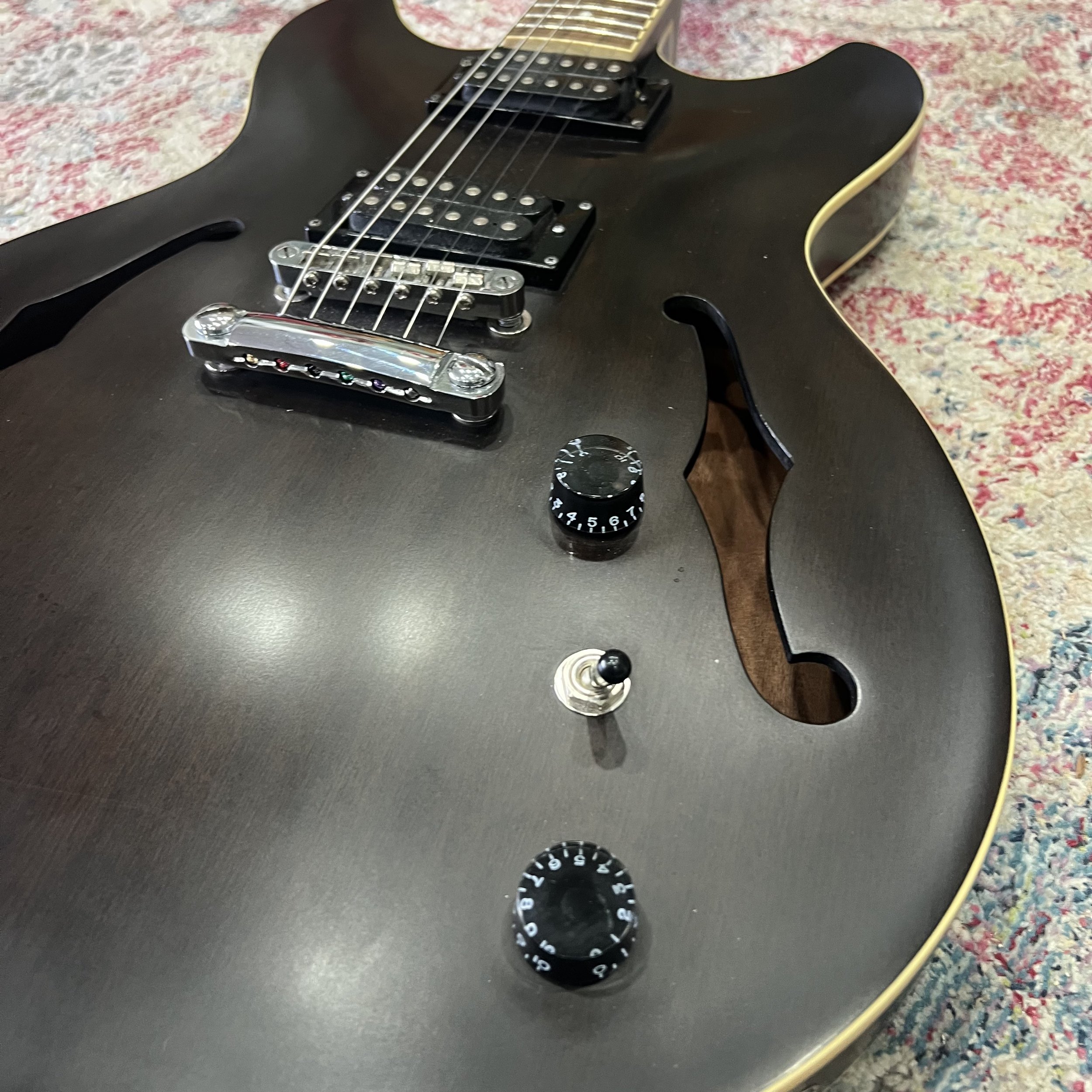 Ibanez-Artcore-AS53-TKF-5R-03-Walnut-Guitar-04.jpeg