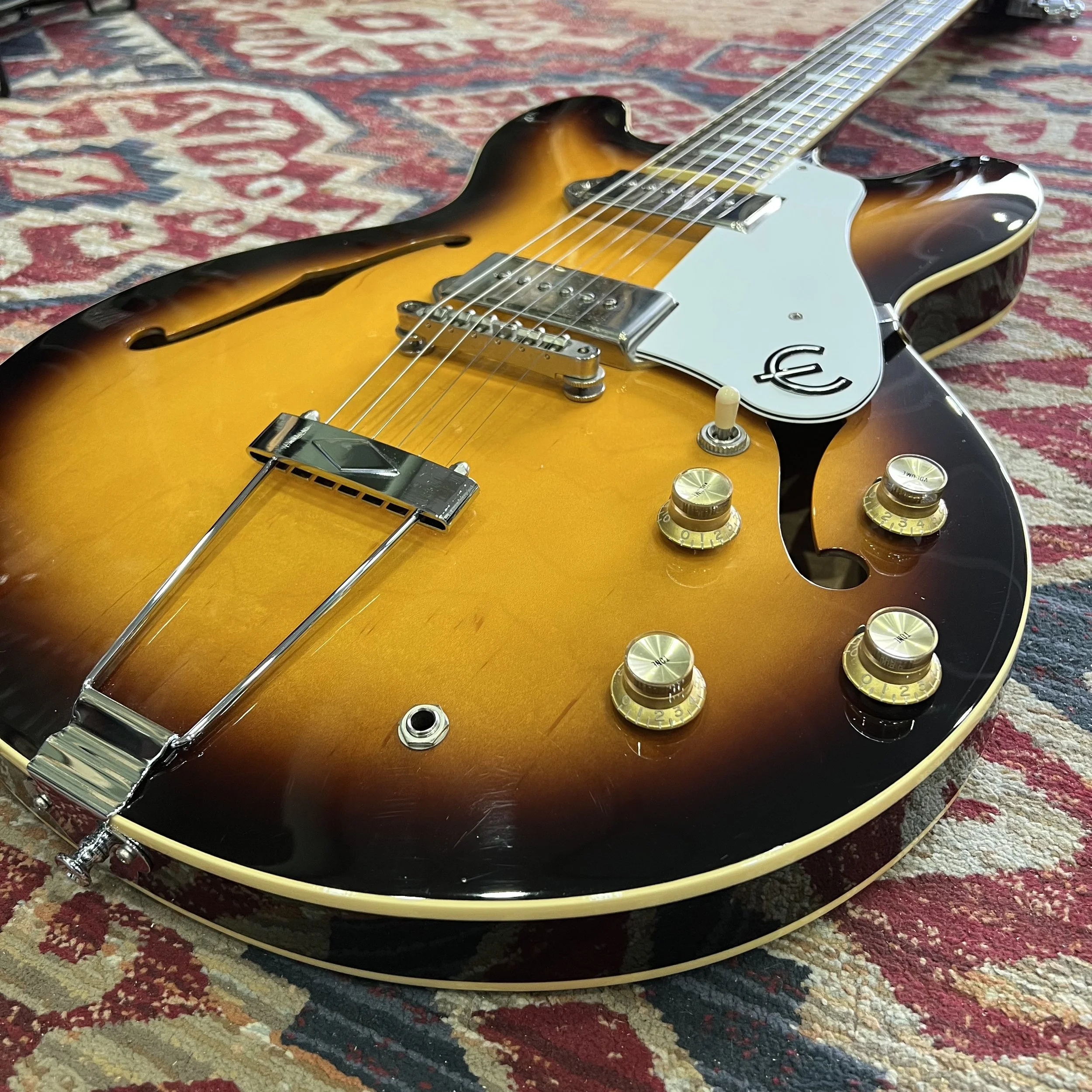 Epiphone-Elitist-1965-Casino-VintageSunburst-05.jpeg