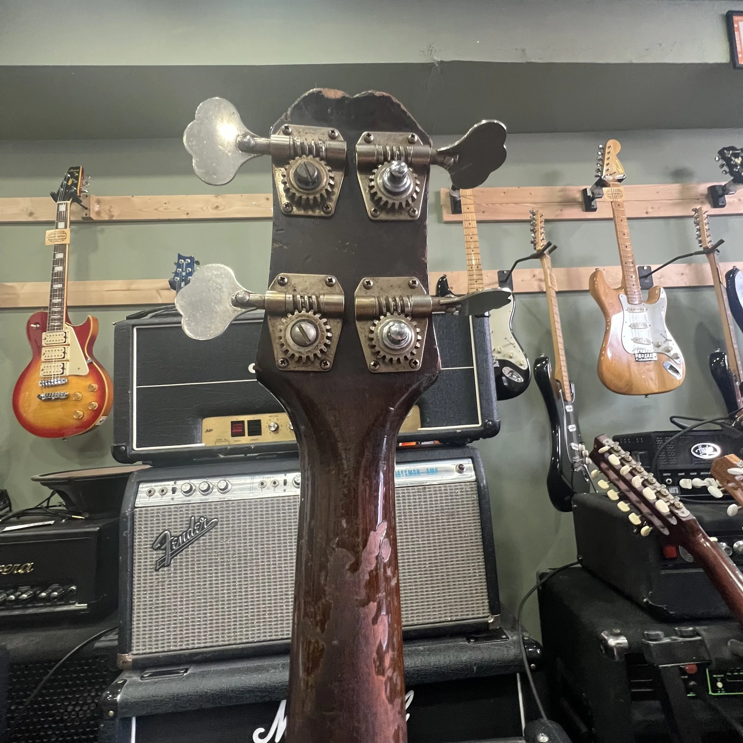 Epiphone-Rivoli-Electric-Bass-Guitar-1967-3tonesunburst-018.jpeg