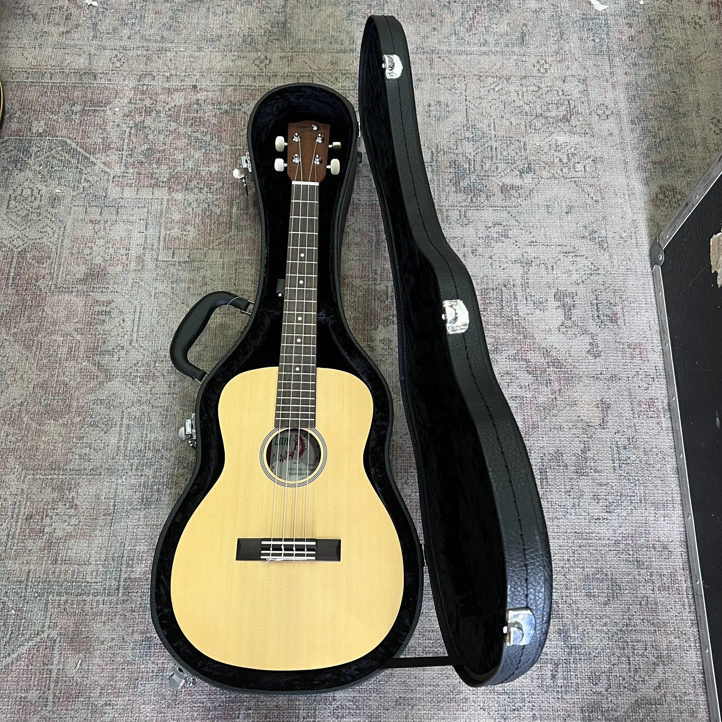 Lani-baritone-ukulele-LB50-hard-black-case-02.jpeg