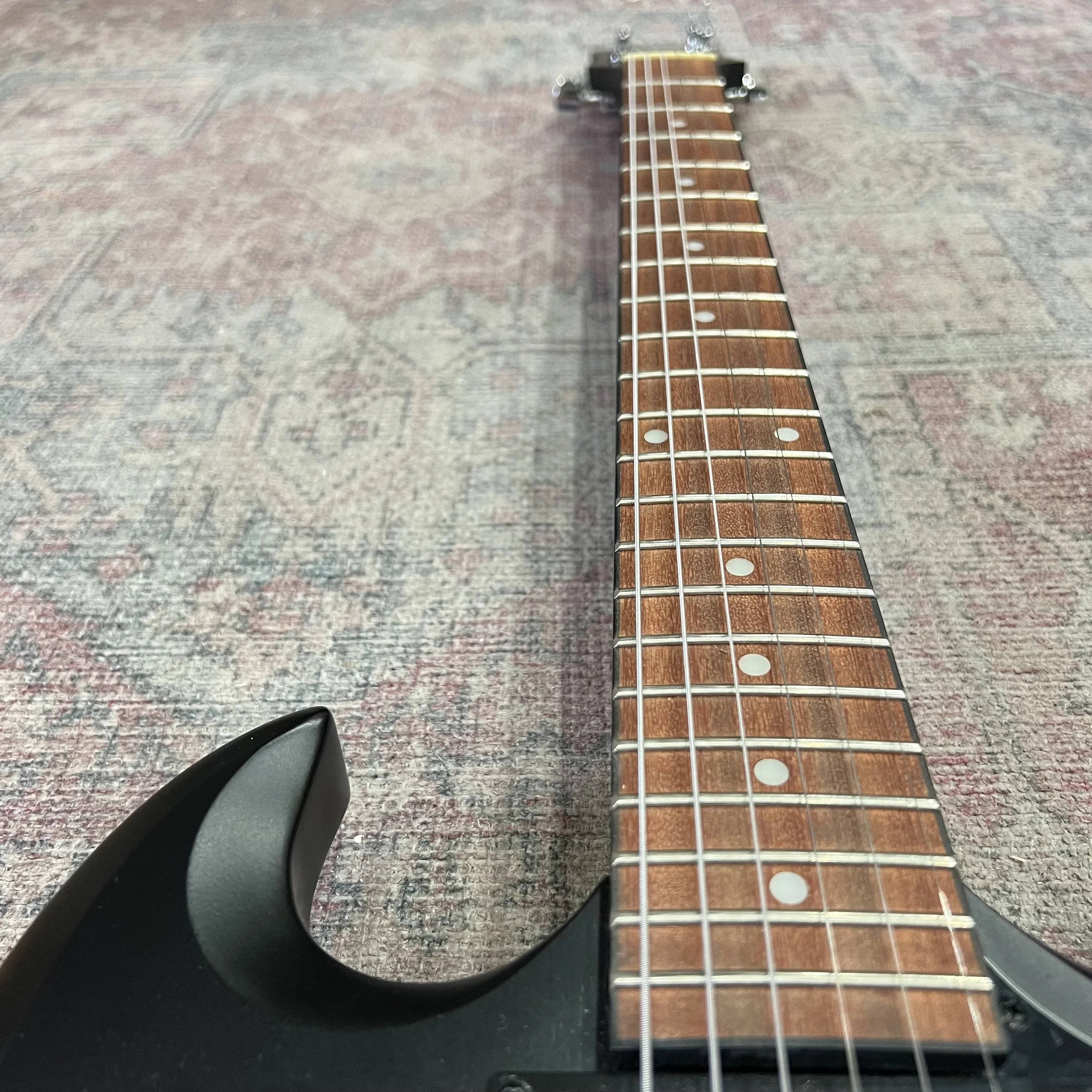 Epiphone-SG-Electric-Guitar-Ebony-06.jpeg