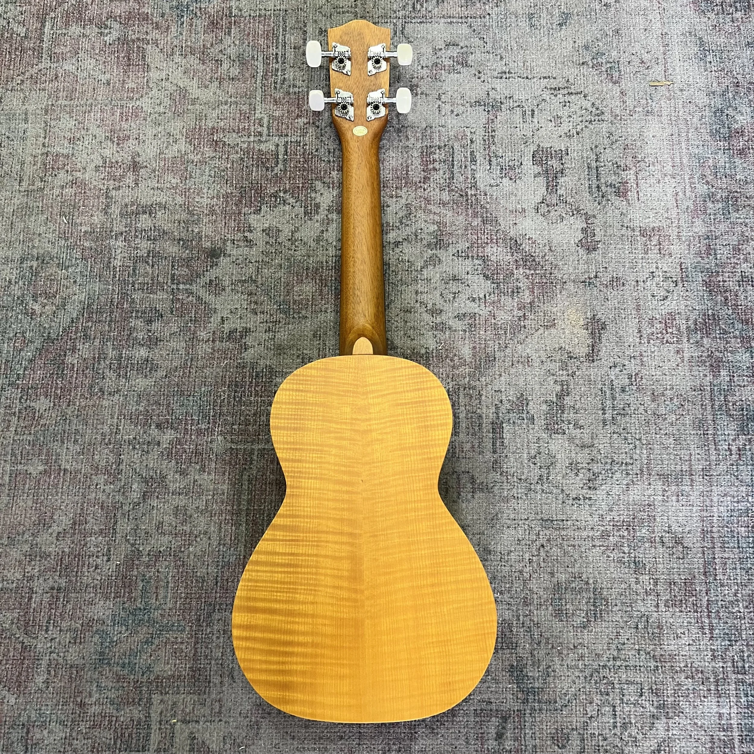 Lani-ukulele-concert-LC55MO-black-case-09.jpeg