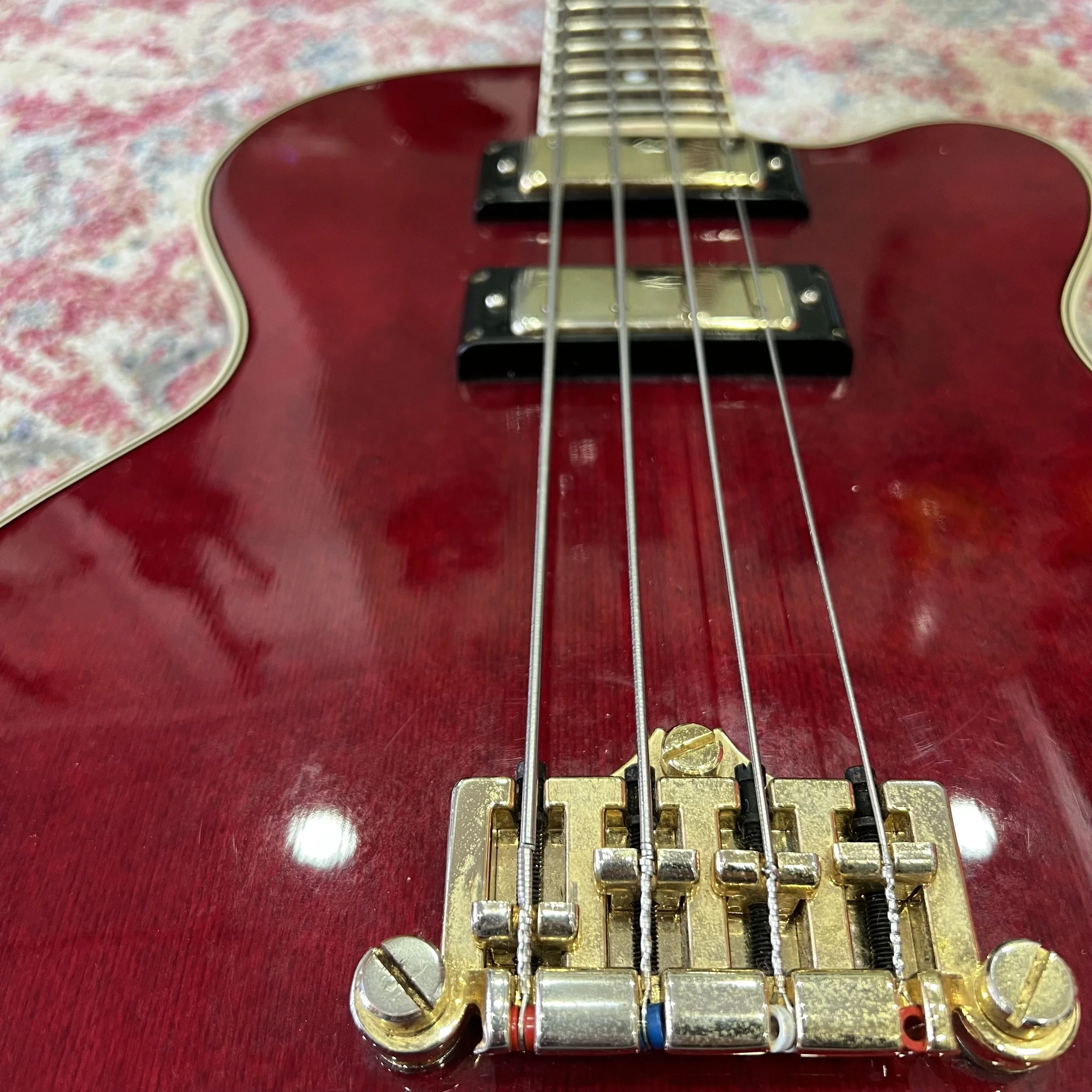 EpiphoneAllenWoodyWildKatWineRed_04.jpeg