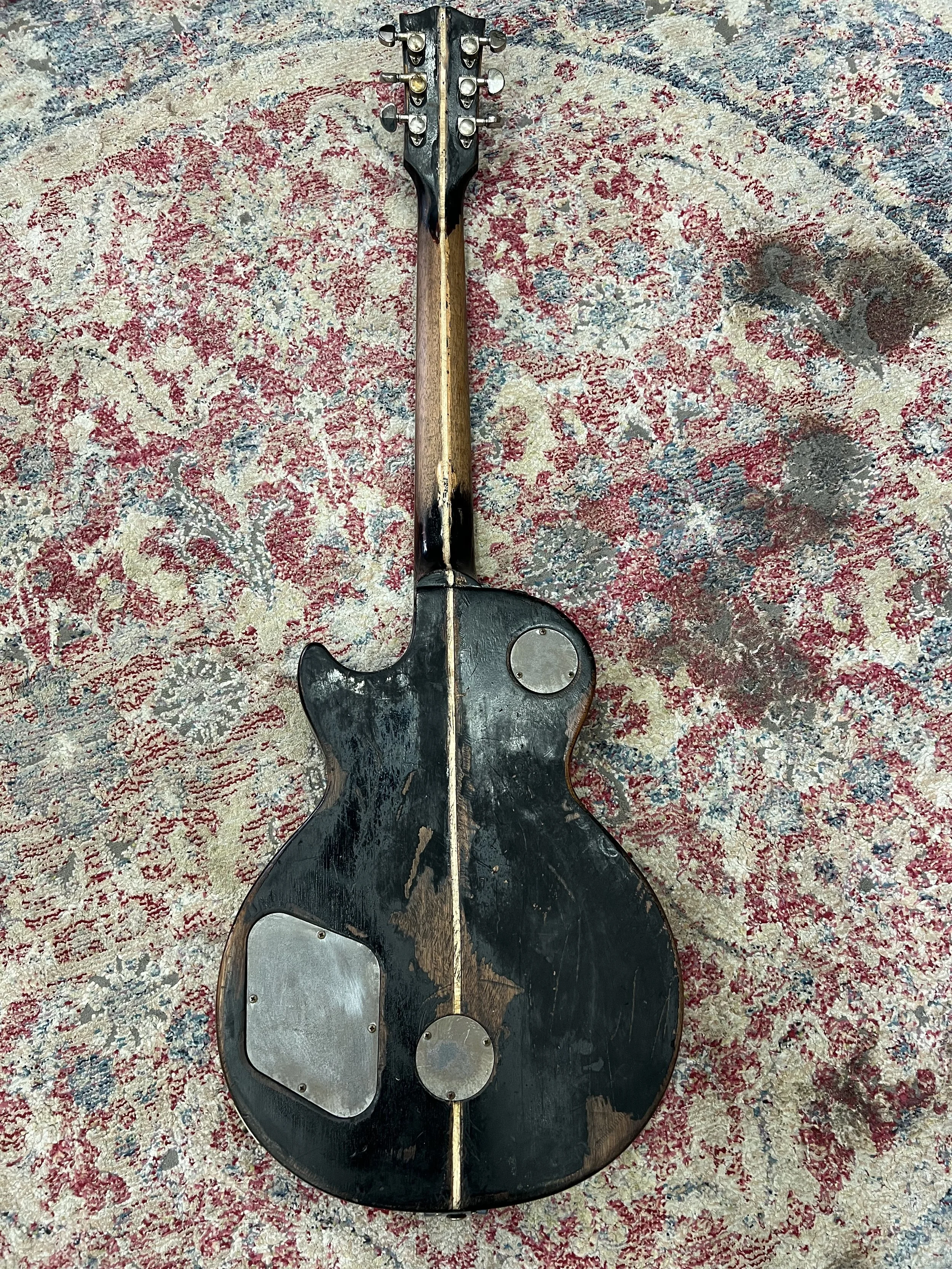 GibsonLesPaulStandardNeilYoungOldBlack Replica_08.jpeg