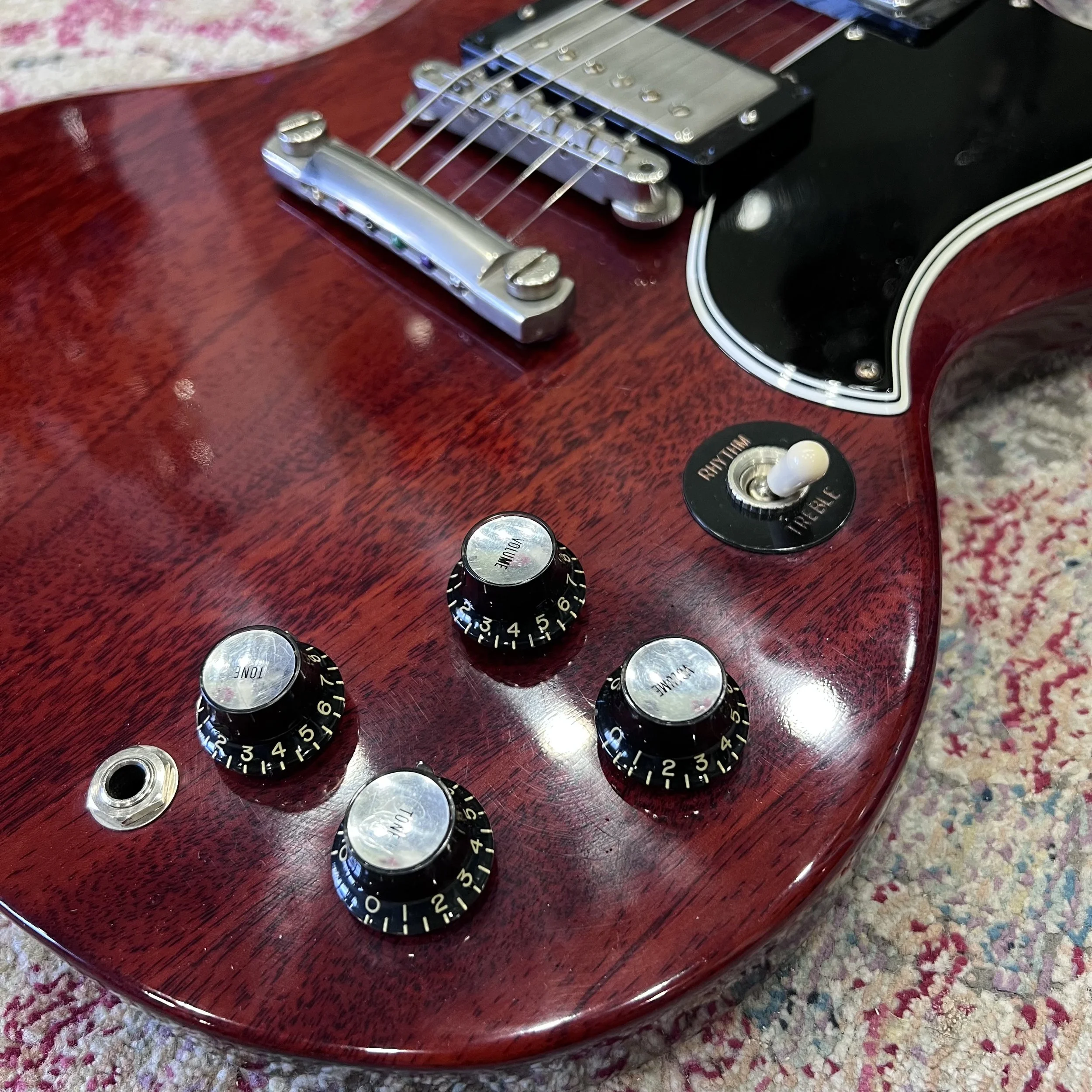 GibsonCustomSGLesPaul61StandardHeritageCherry_04.jpeg