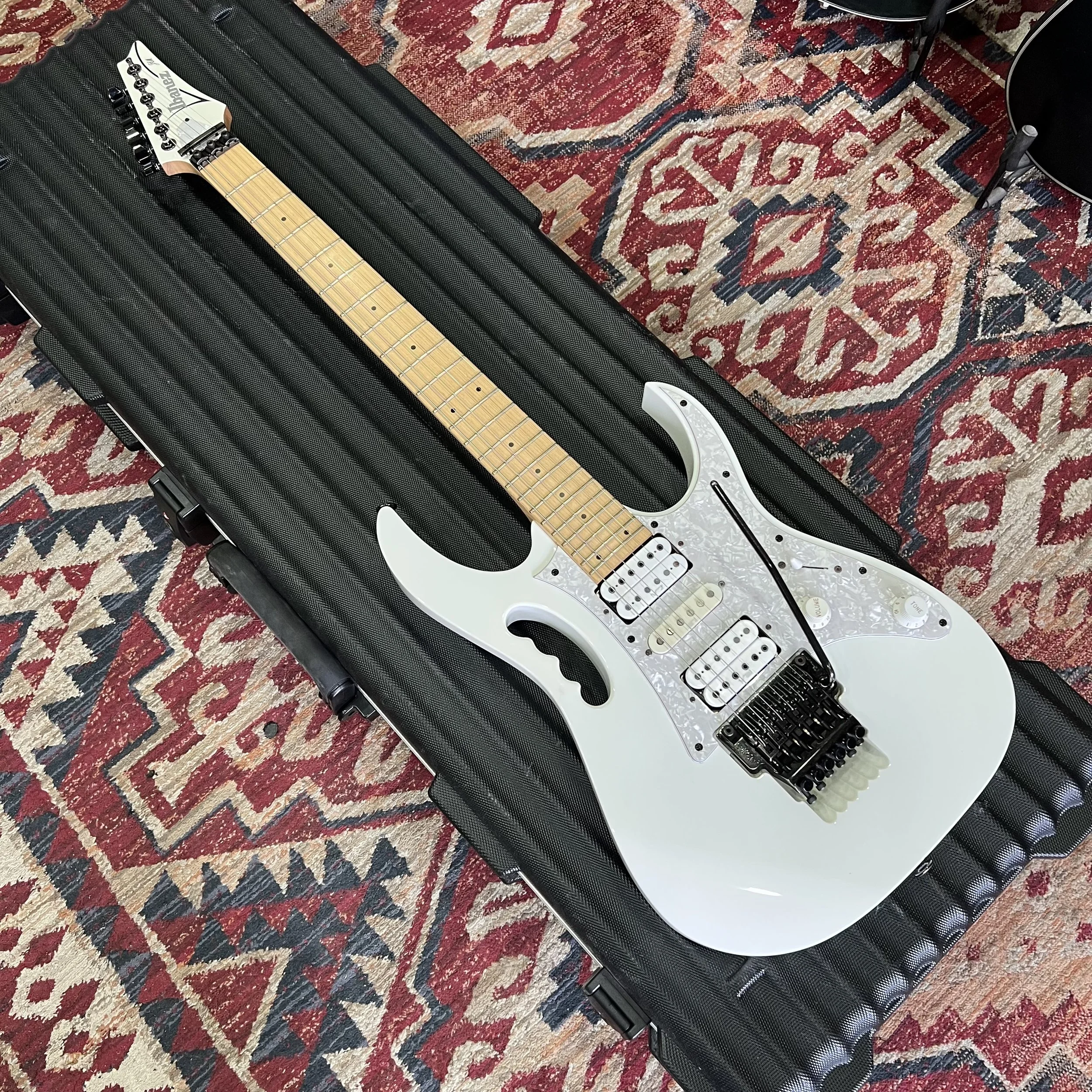 Ibanez-JEM-MIJ-White-05.jpeg