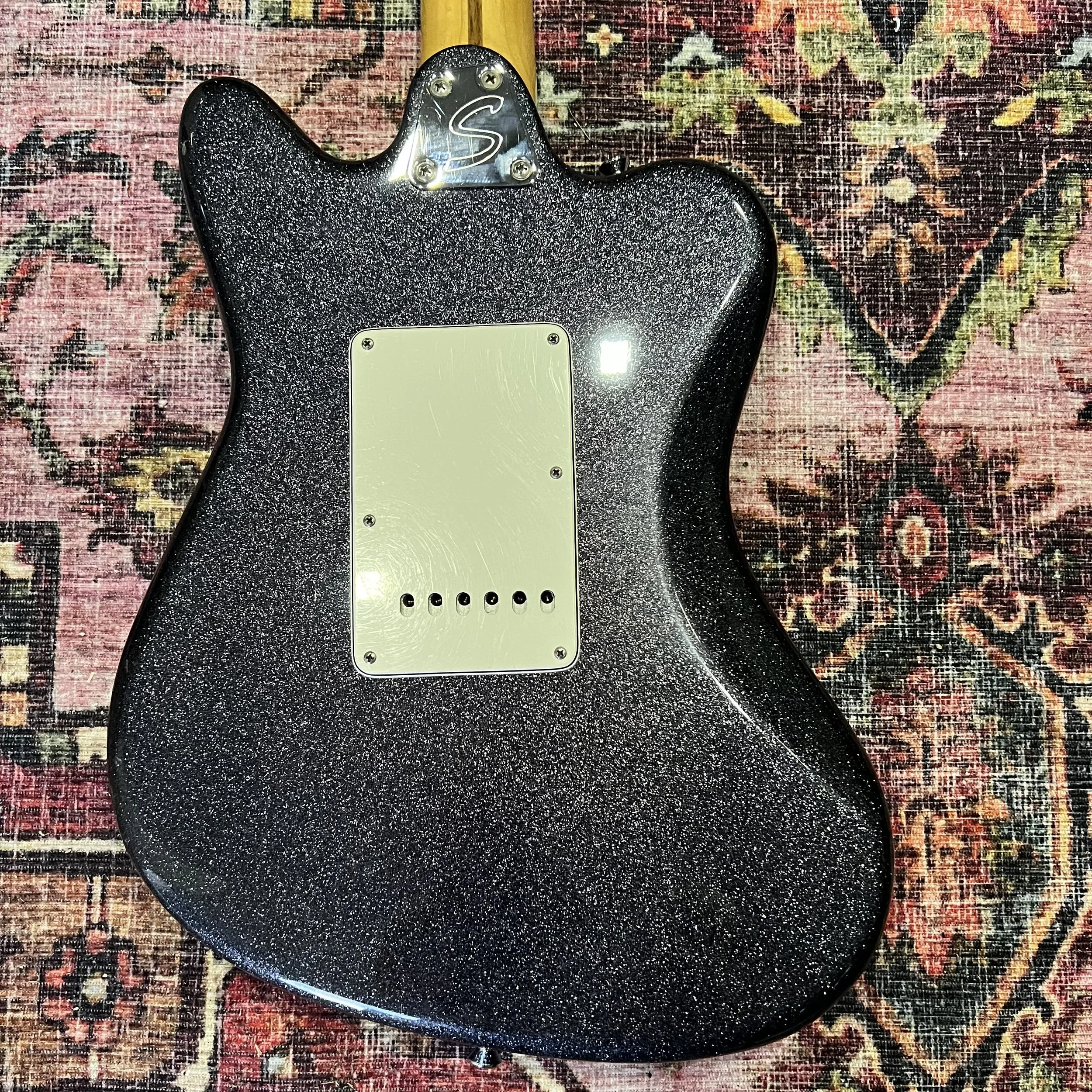 Fender-Super-Sonic-BlackGrey-Sparkle-011.jpeg