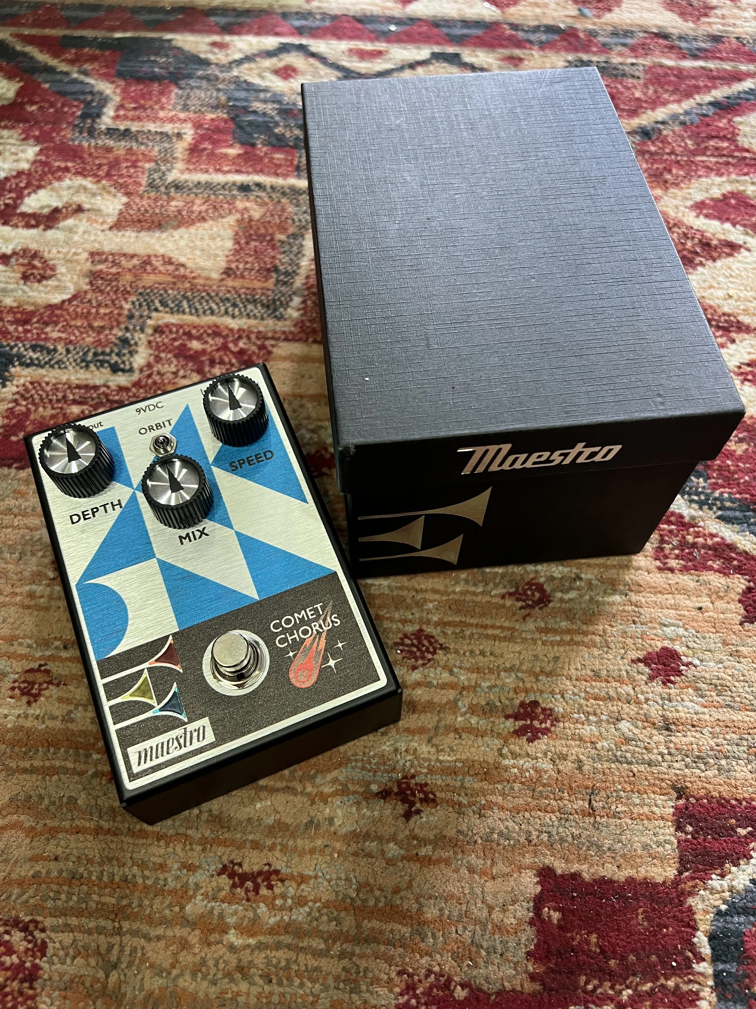 Maestro-Comet-Chorus-Blue-Analog Modulation-Pedal-Blue-04.jpeg