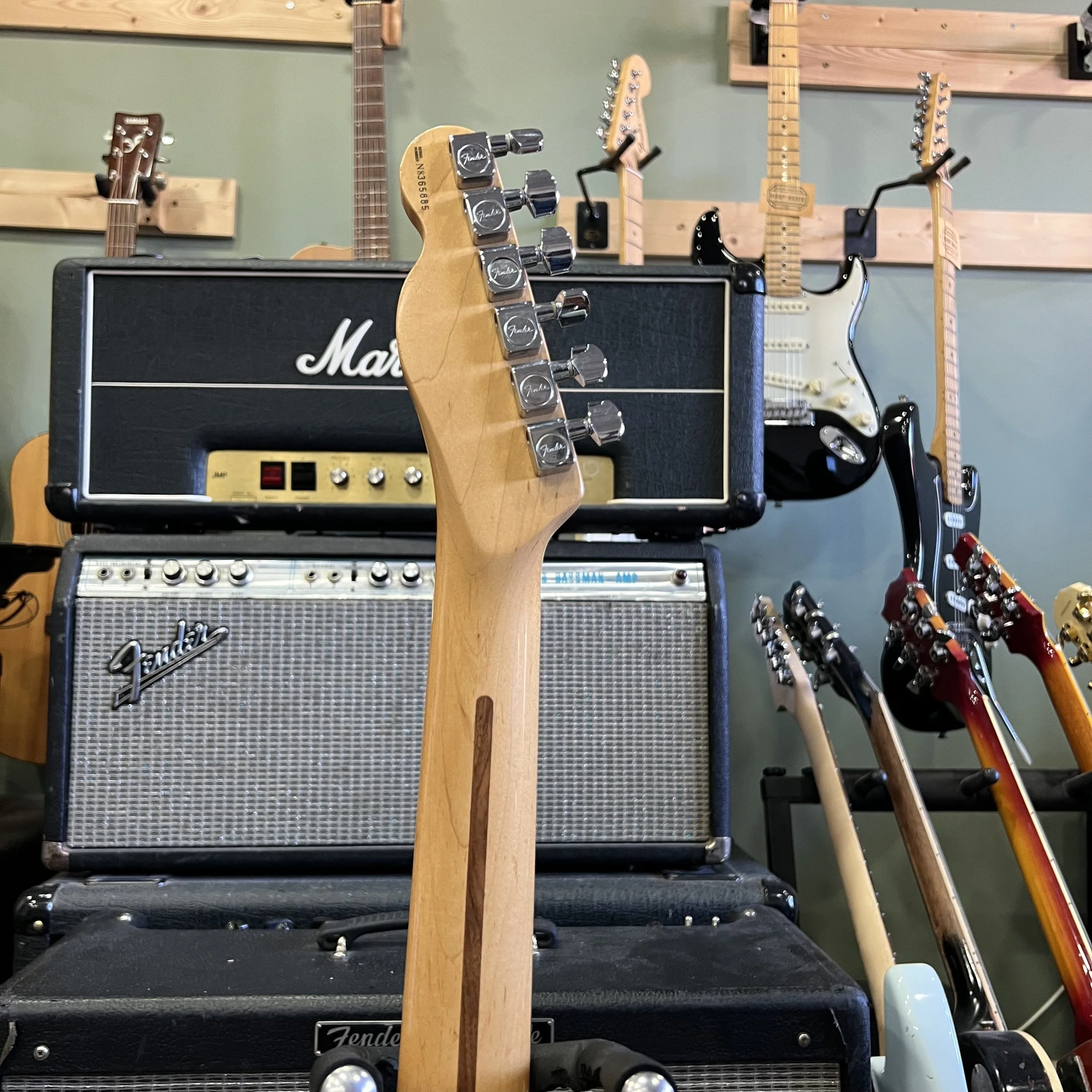 Fender-Telecaster-USA-Electric-Guitar-OceanTurquiose-08.jpeg