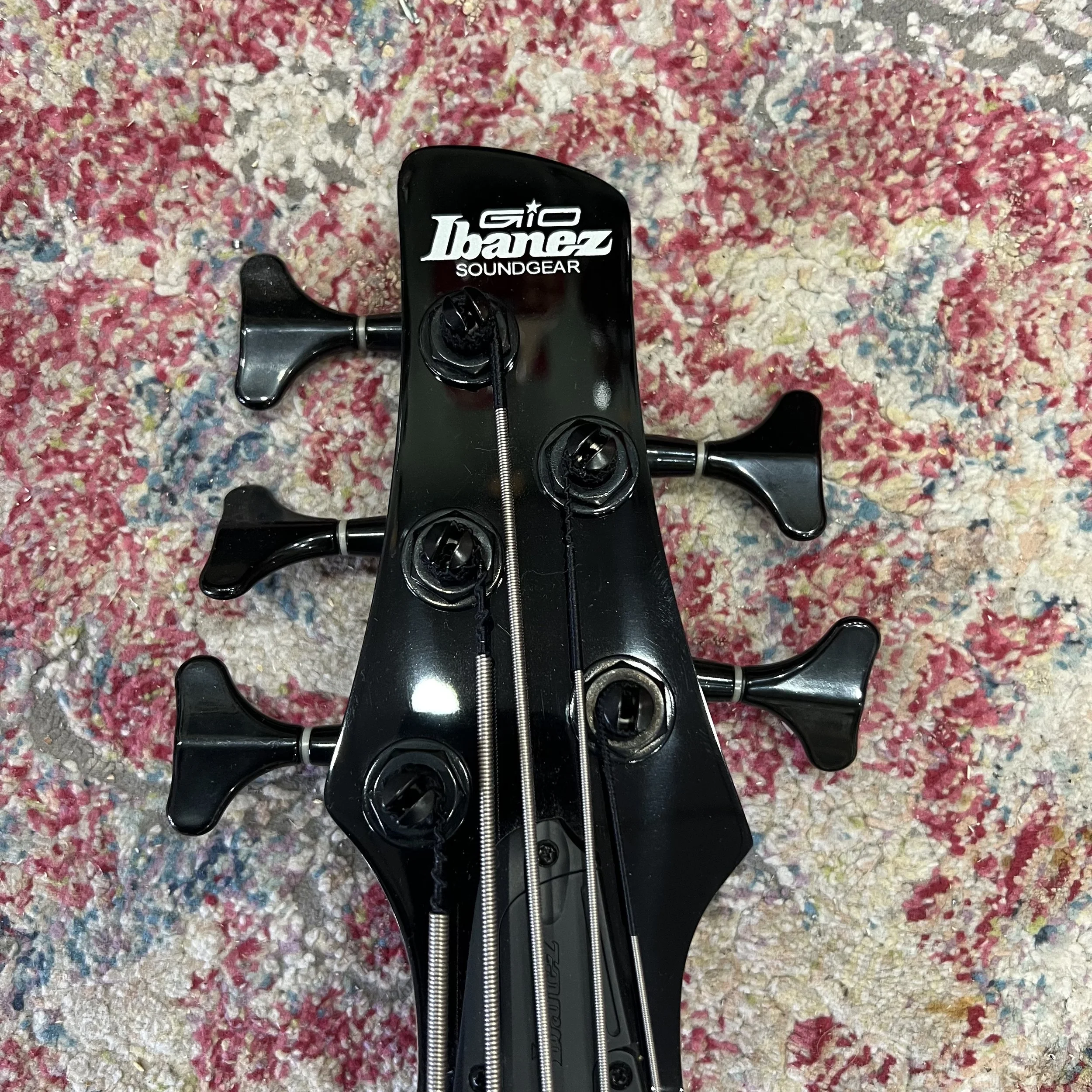 Ibanez-Gi-Soundgear- GSR205B-5-String-Bass-Guitar-Black-06.jpeg