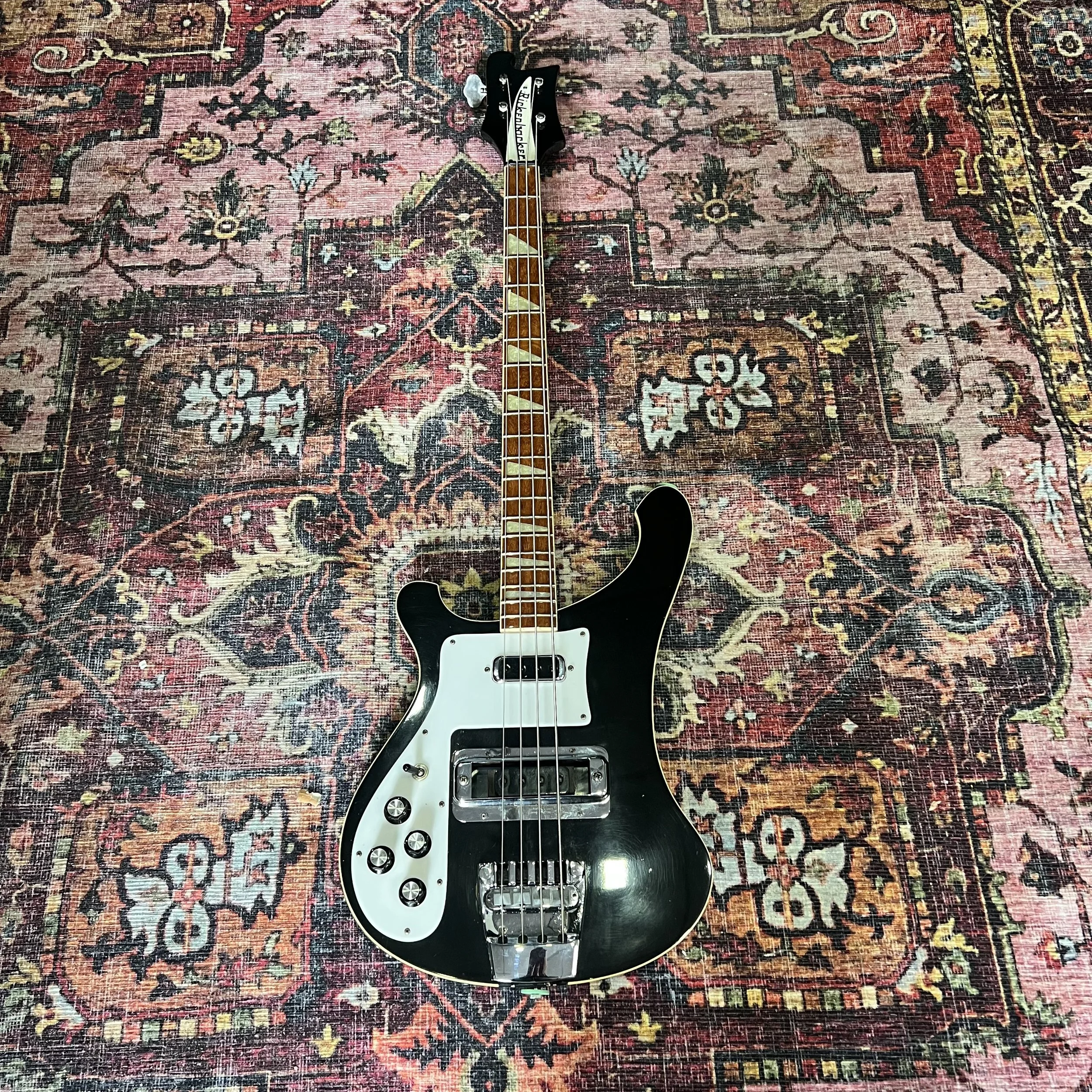 Rickenbacker-4001-Left-handed-Bass-Guitar-Jetglo-1978-01.jpeg